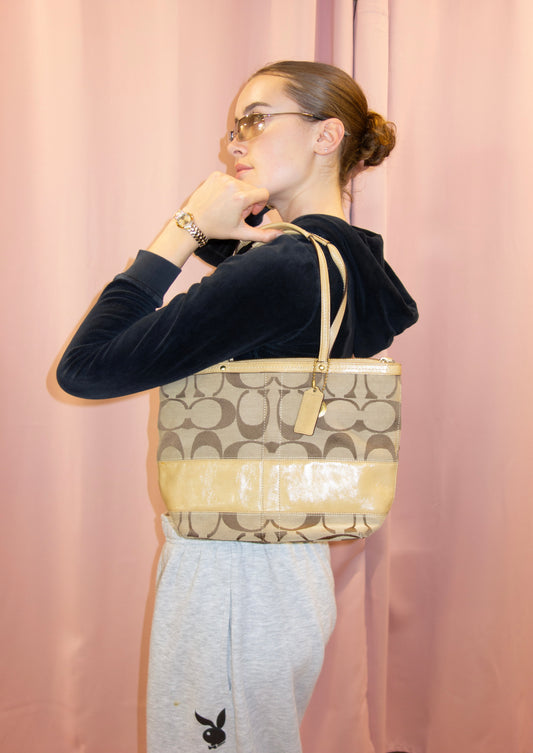 COACH PURSE MONOGRAM