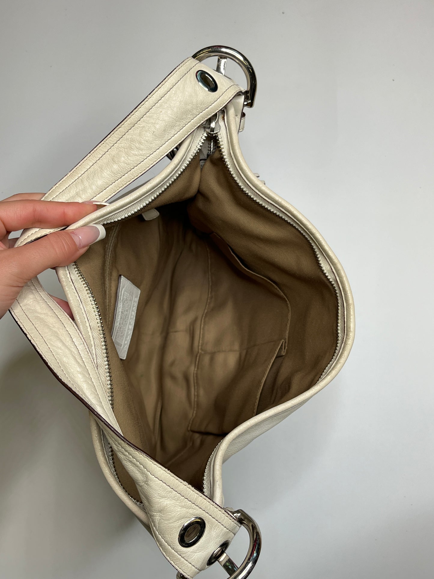 WHITE LEATHER COACH PURSE
