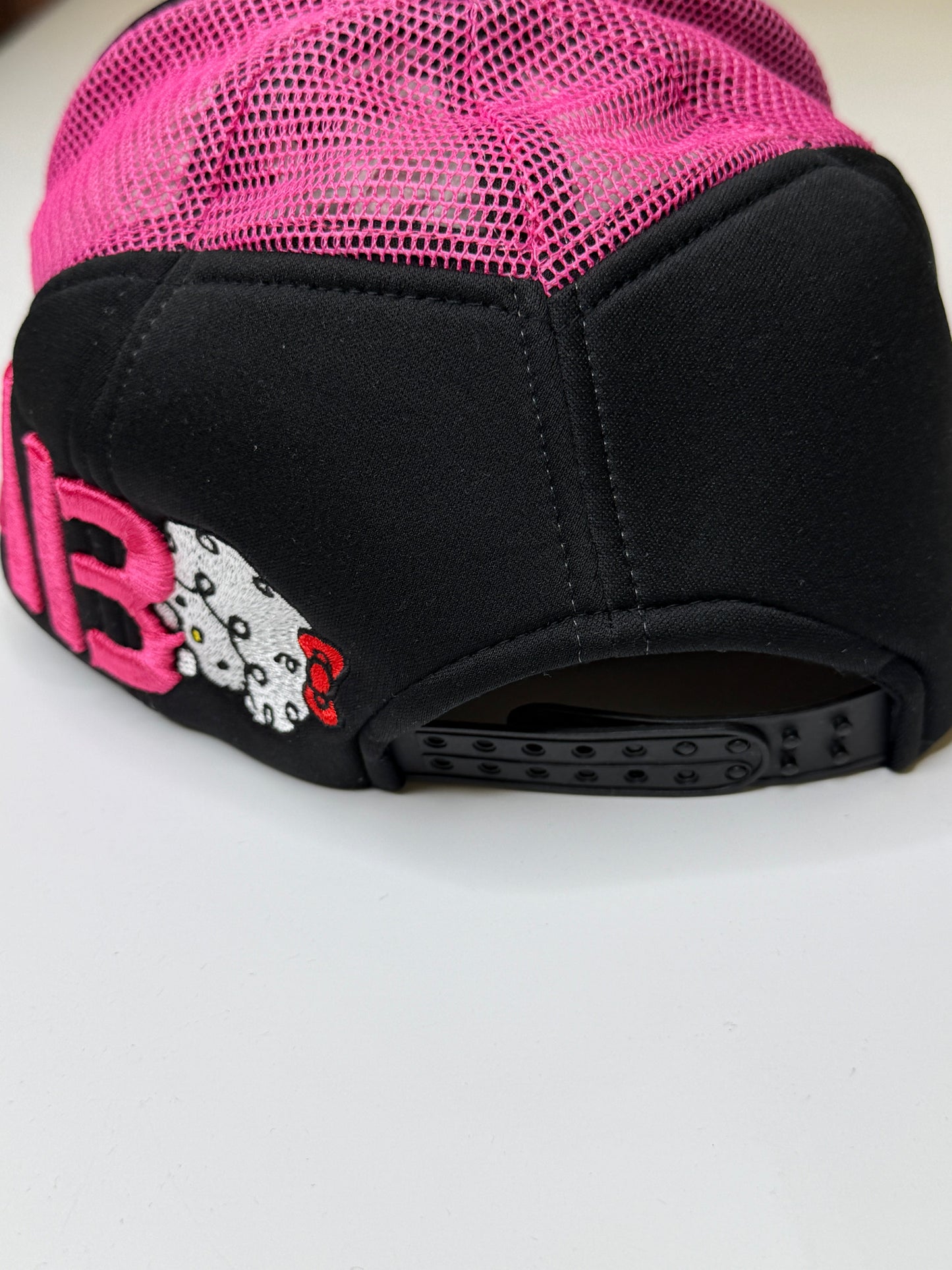 HELLO KITTY X KITTYLAB VINTAGE TRUCKER CAP
