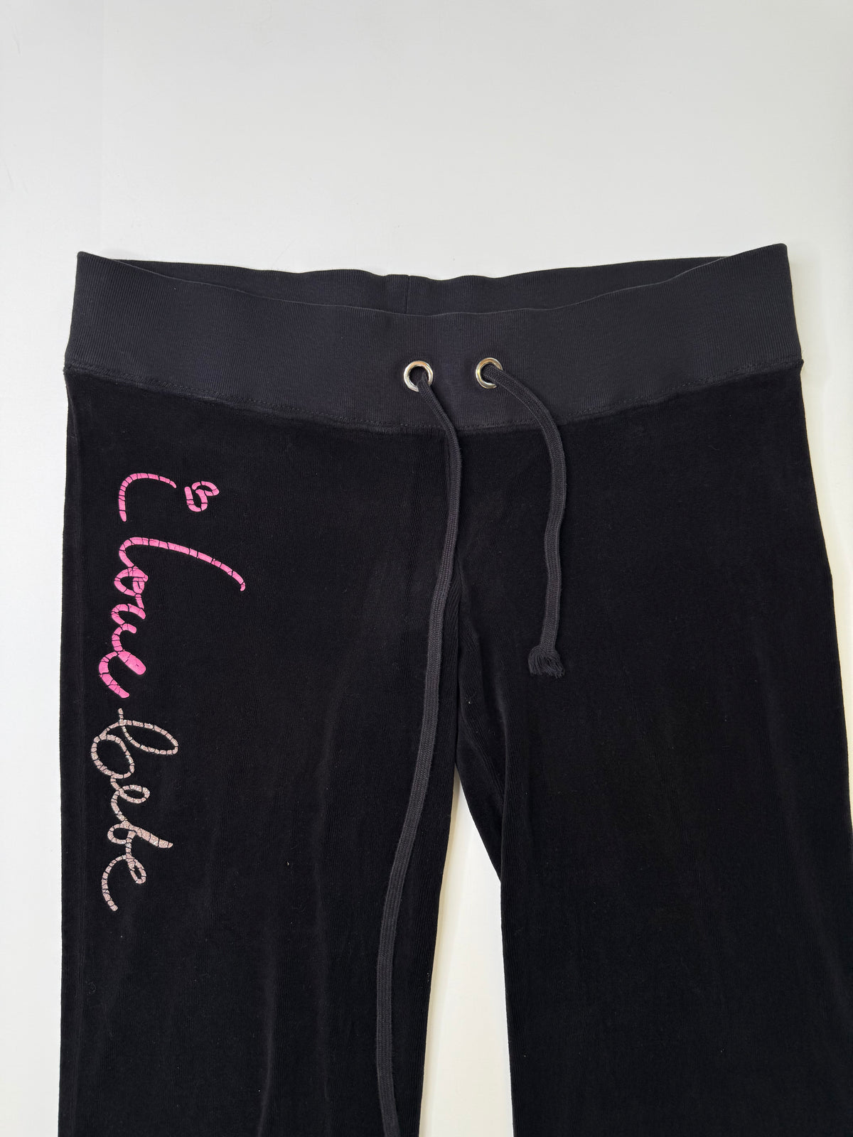 BEBE "LOVE LOOK" SCRIPT VELOUR PANTS BLACK (XS)