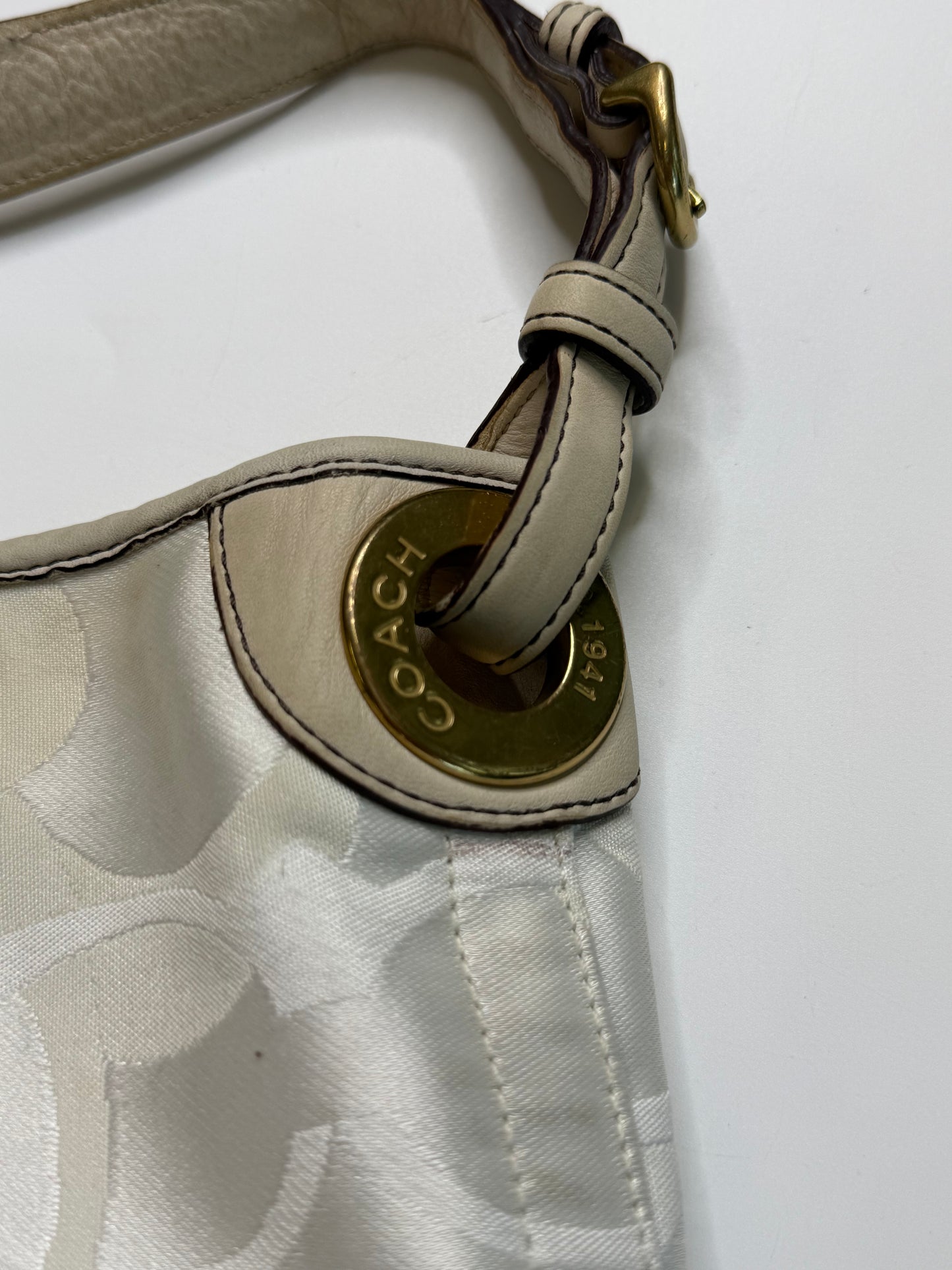 COACH VINTAGE SIGNATURE CANVAS HOBO BAG