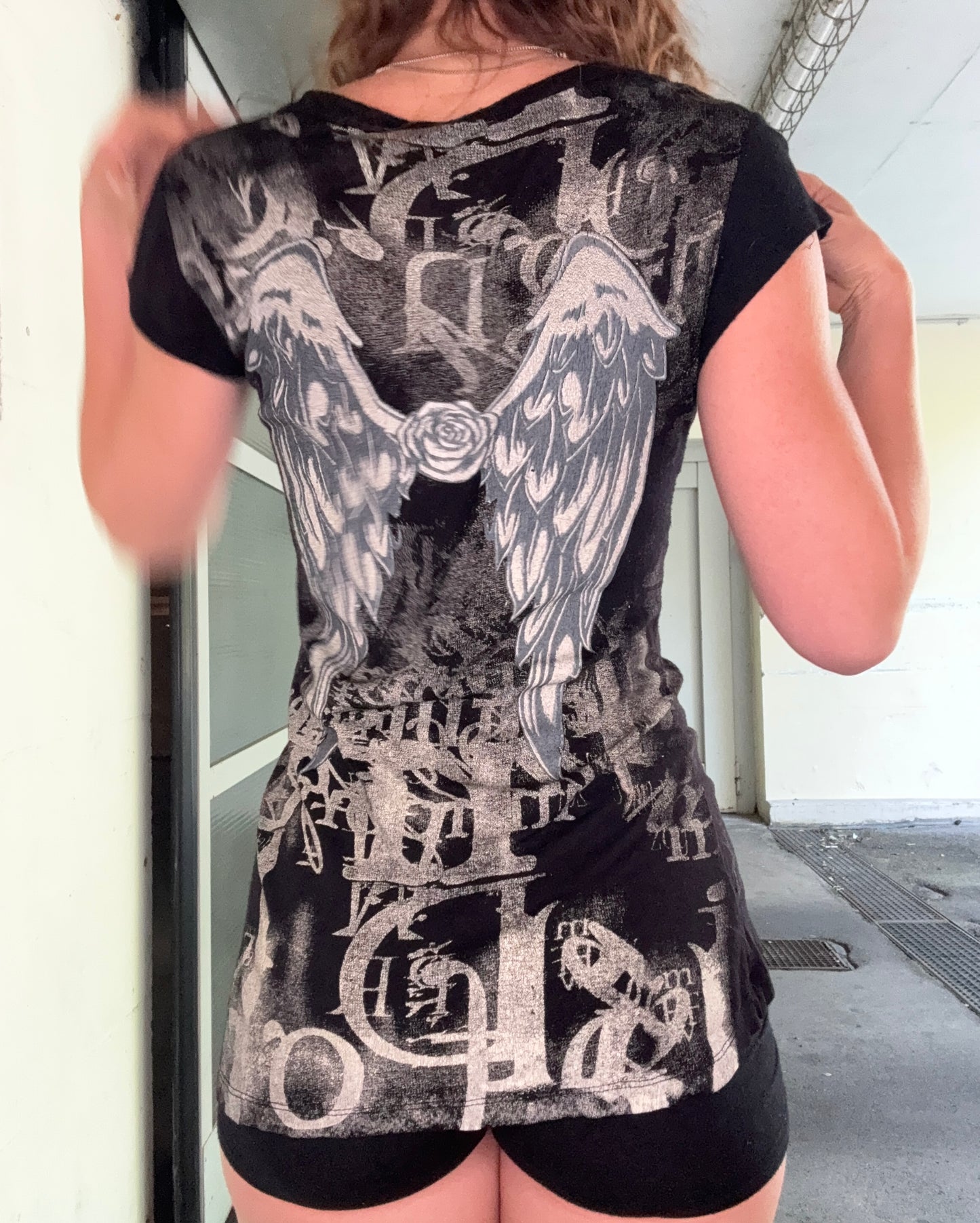 GOTHIC ANGEL WINGS ROSE BURNOUT TEE 2000s (M)