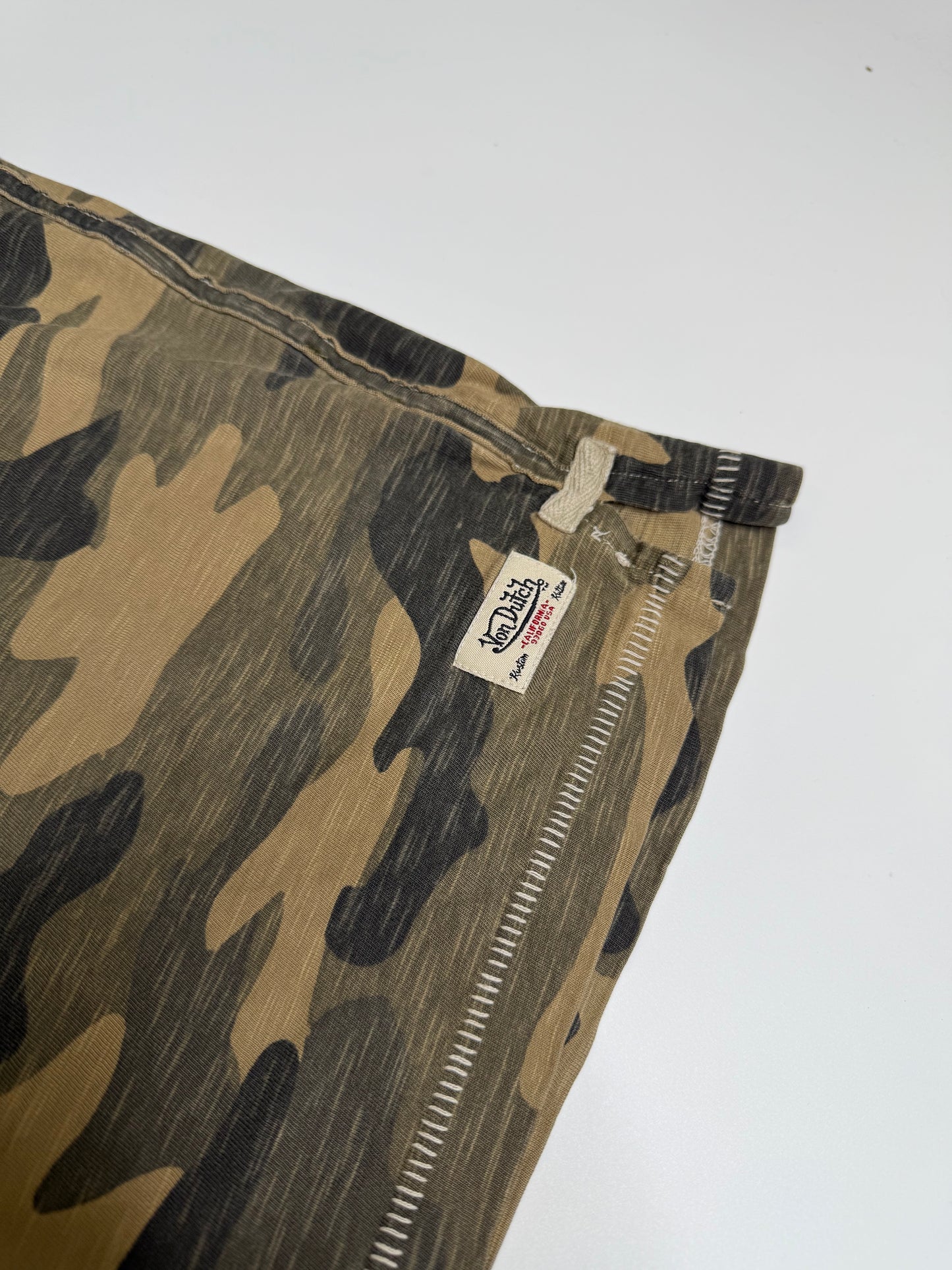 VINTAGE VON DUTCH CAMO SHIRT (XL/L)