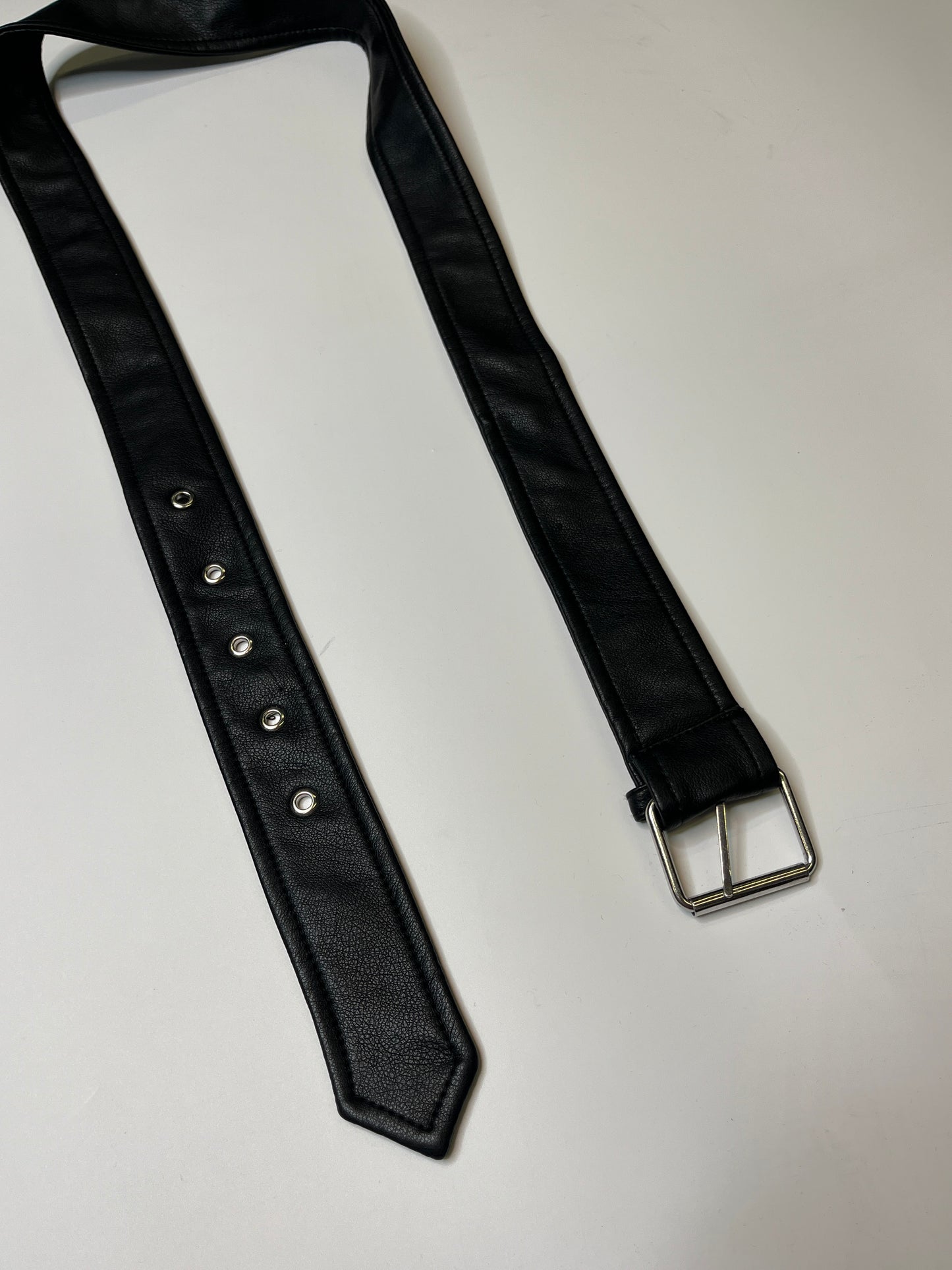FAUX LEATHER BELT BLACK / SILVER 120cm, L