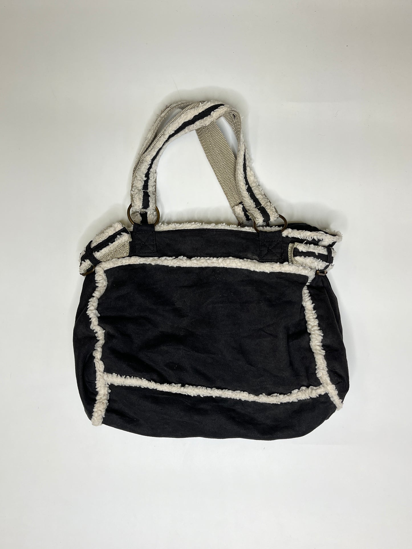FLUFFY PURSE
