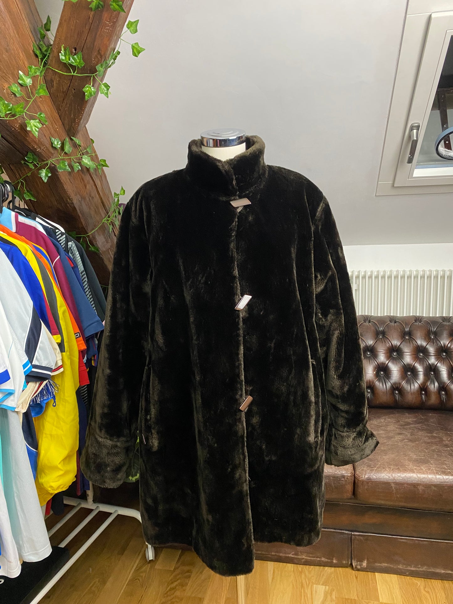 REVERSIBLE fAUX FUR COAT (L)