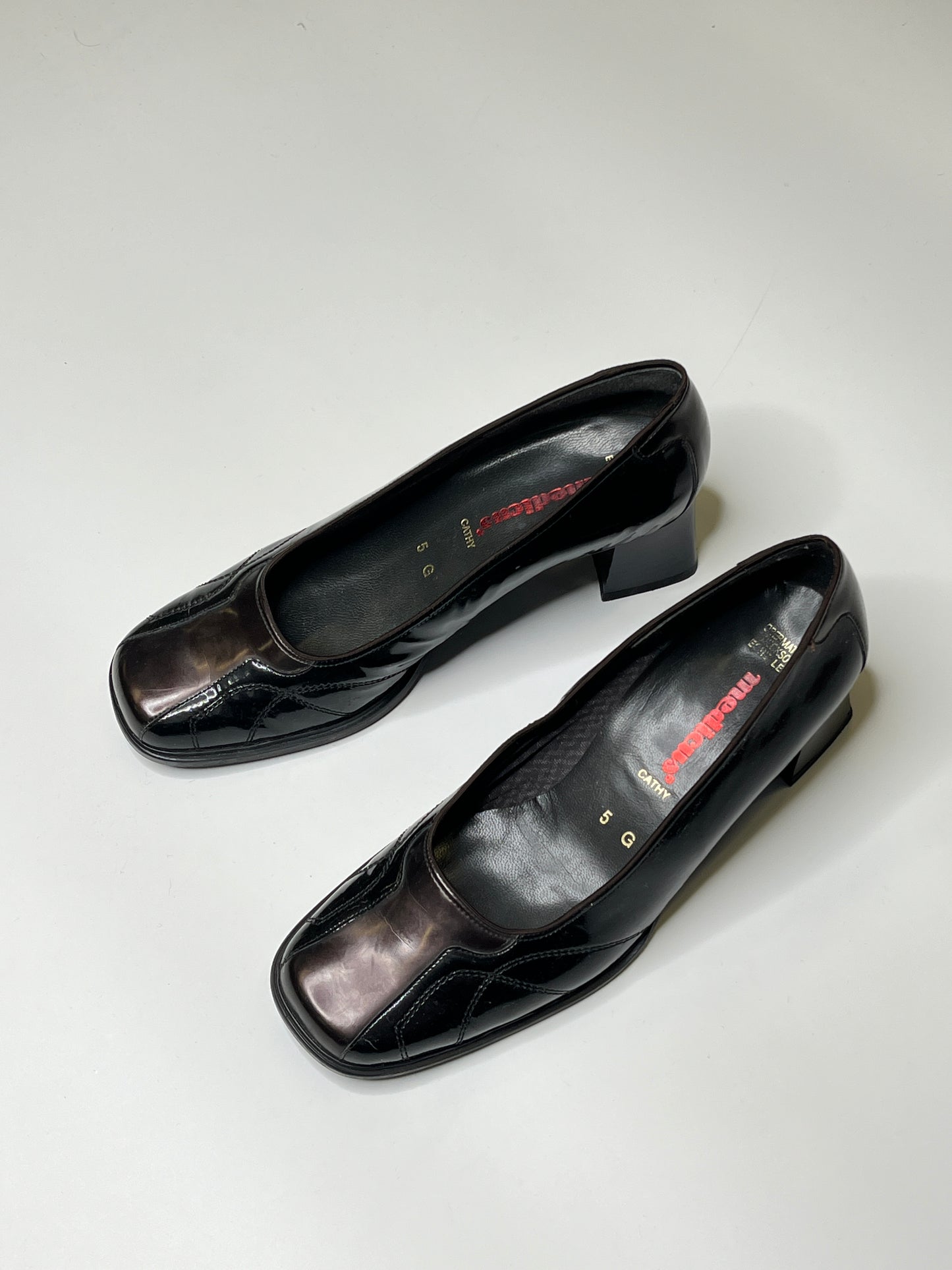 VINTAGE MEDICUS CATHY LEATHER HEELS (~38)