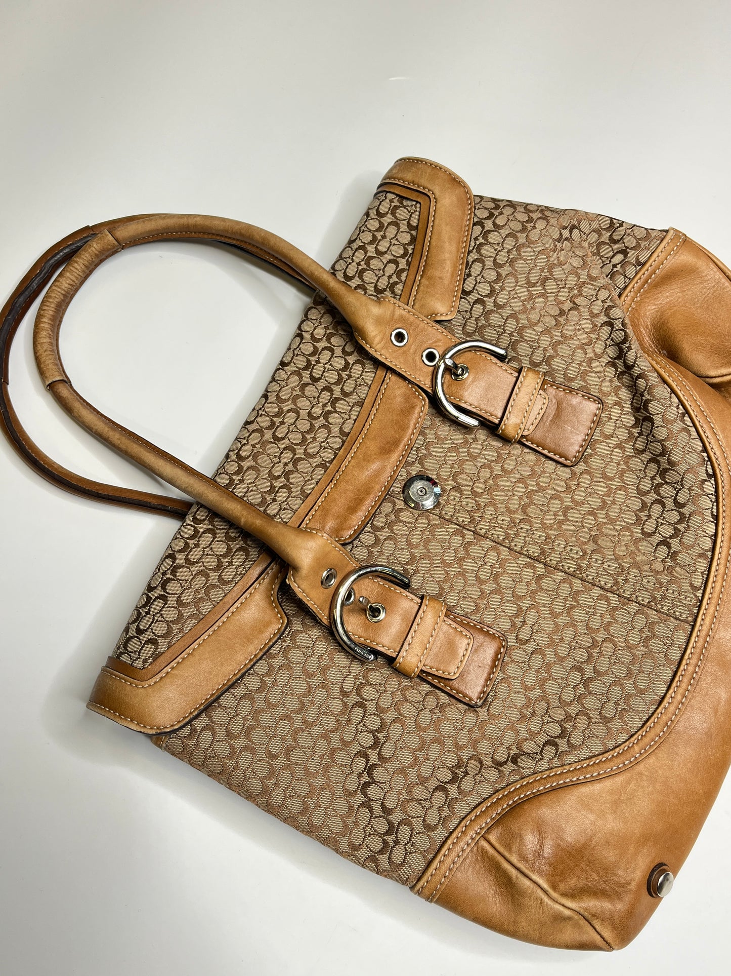 COACH MONOGRAM PURSE LEATHER
