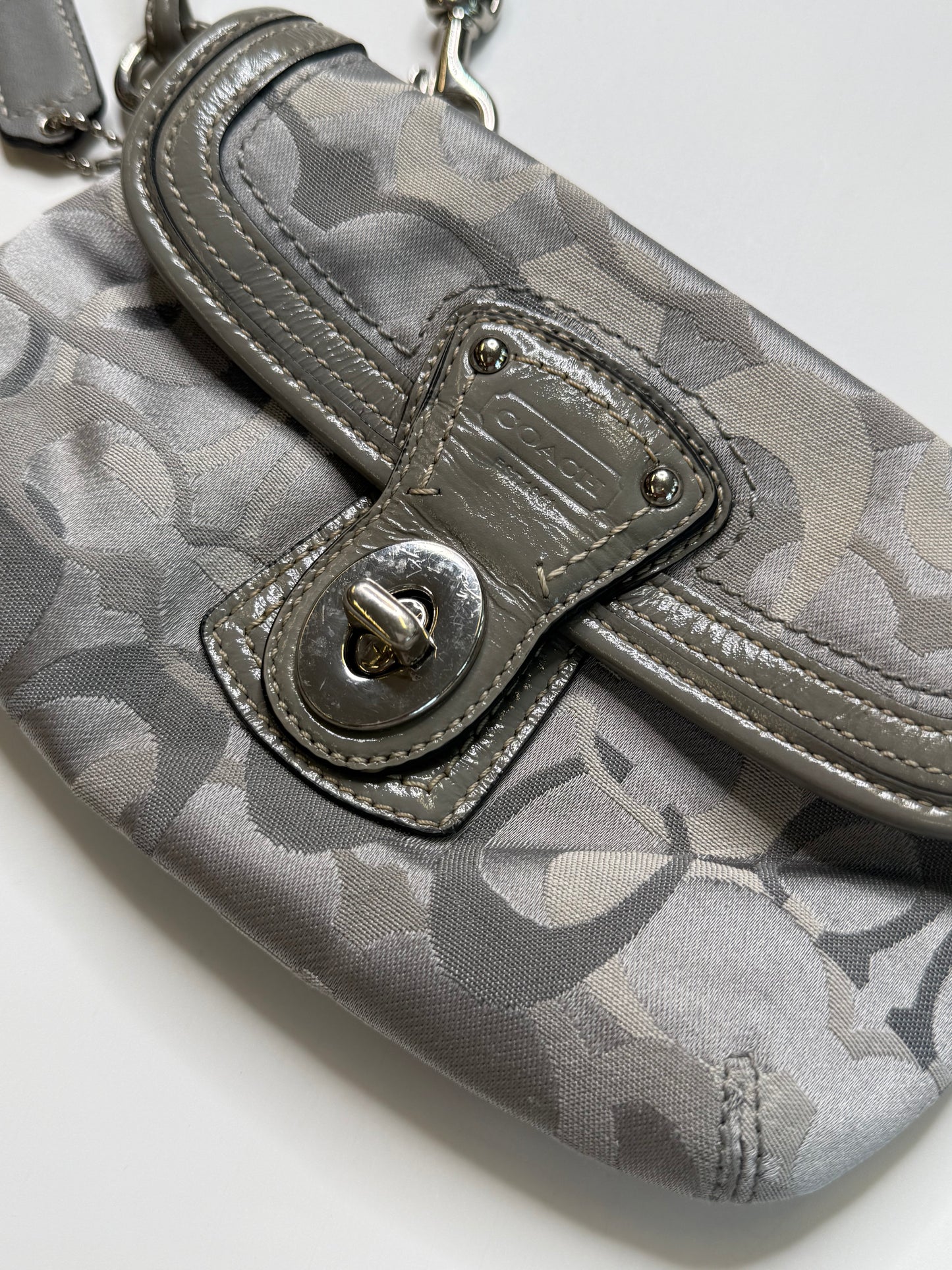 COACH VINTAGE SIGNATURE WRISTLET