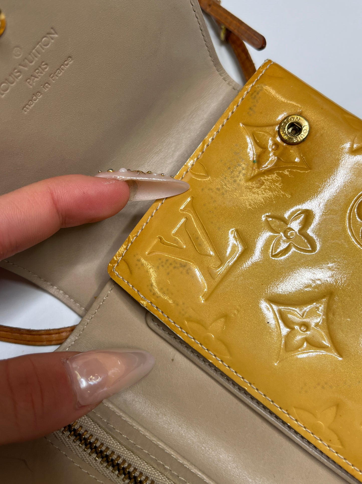 LOUIS VUITTON DOUBLE PHONE POUCH VERNIS