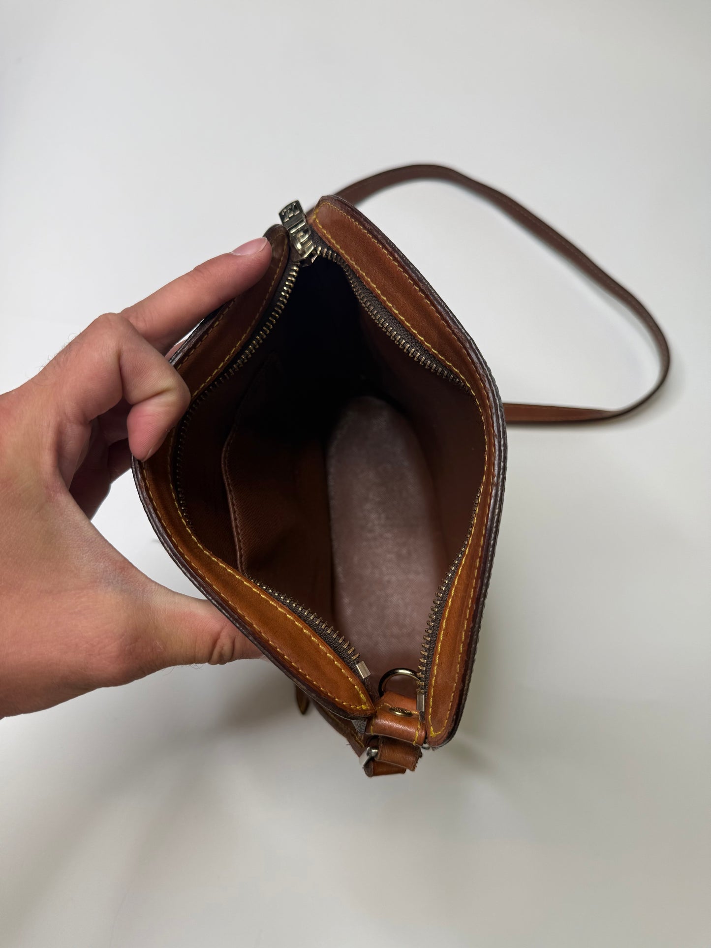 LOUIS VUITTON VINTAGE MONOGRAM CROSSBODY BAG