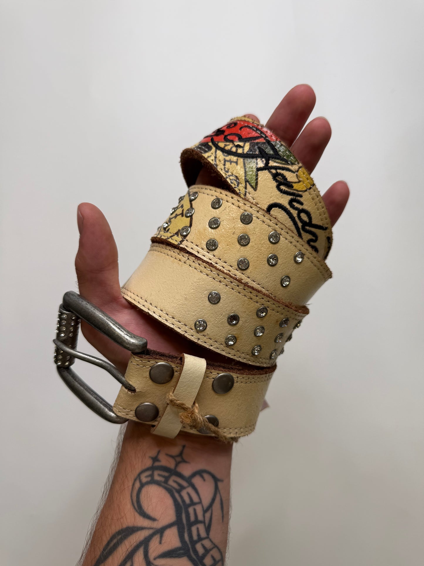 RARE DEADSTOCK ED HARDY STUDDED LEATHER BELT  – CREAM (S)
