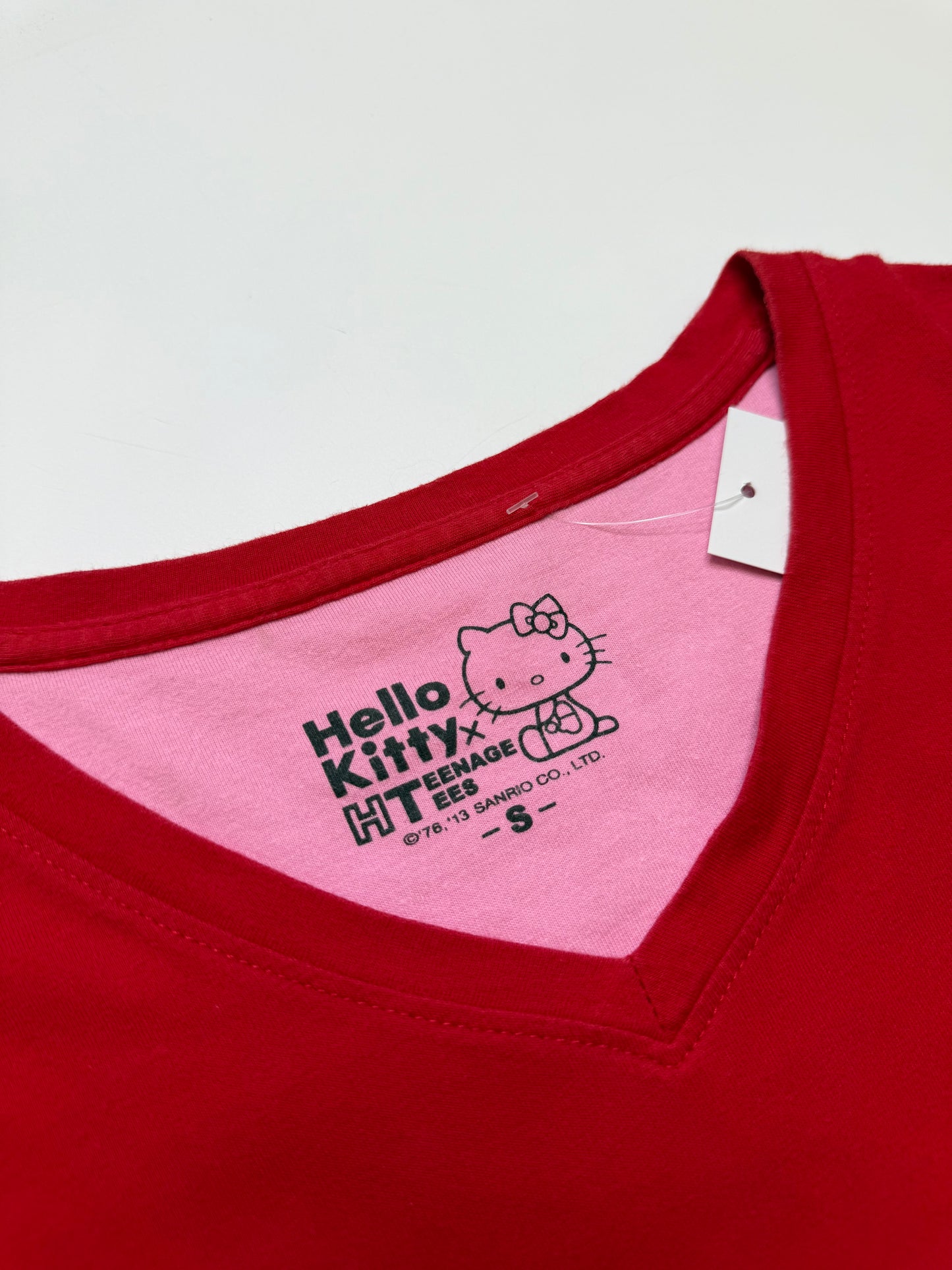 HELLO KITTY X TEENAGE TEES RED GRAPHIC TEE 2013 (S)