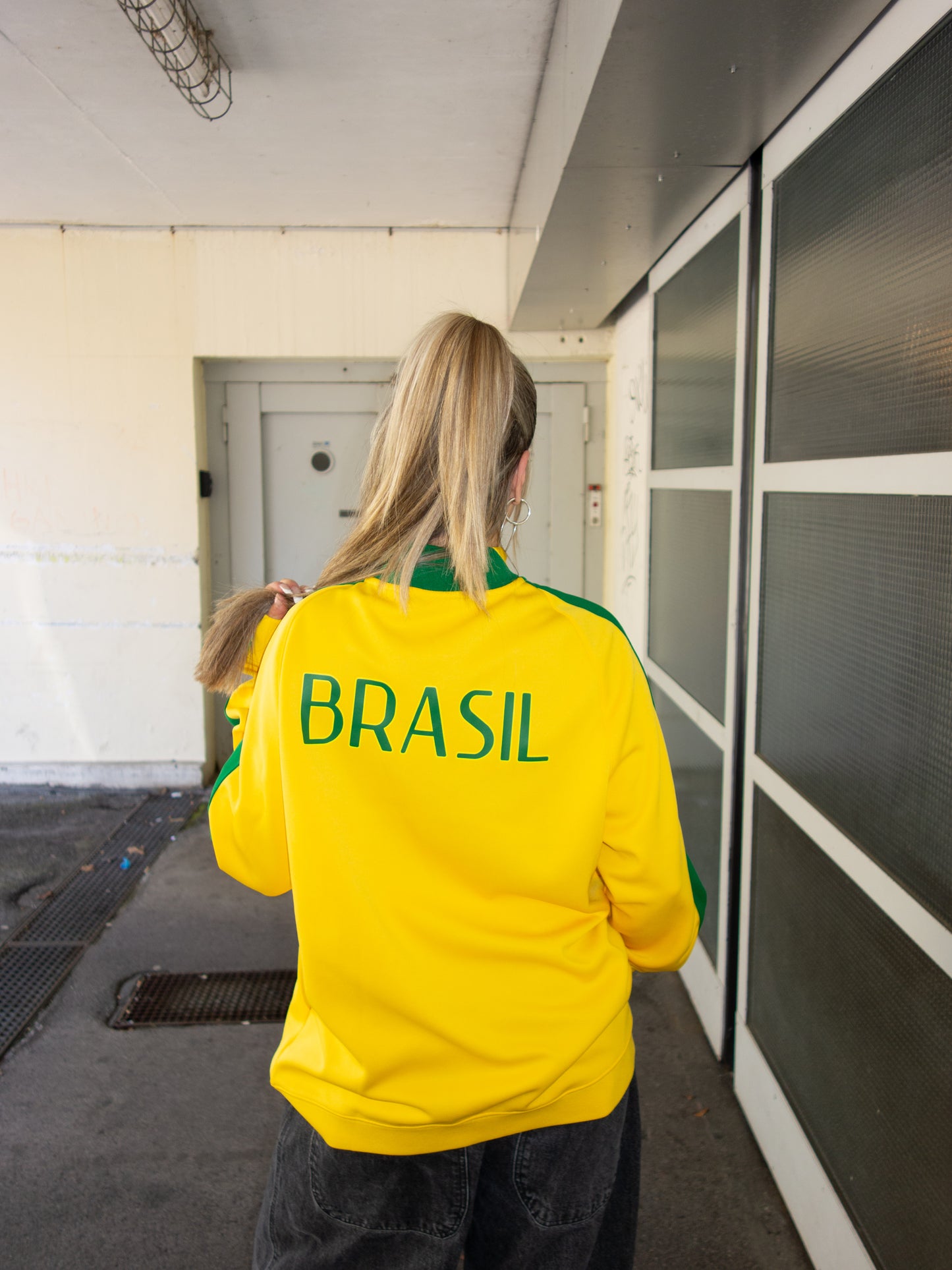 RARE 2013/14 NIKE BRASIL ZIPPER (XL)