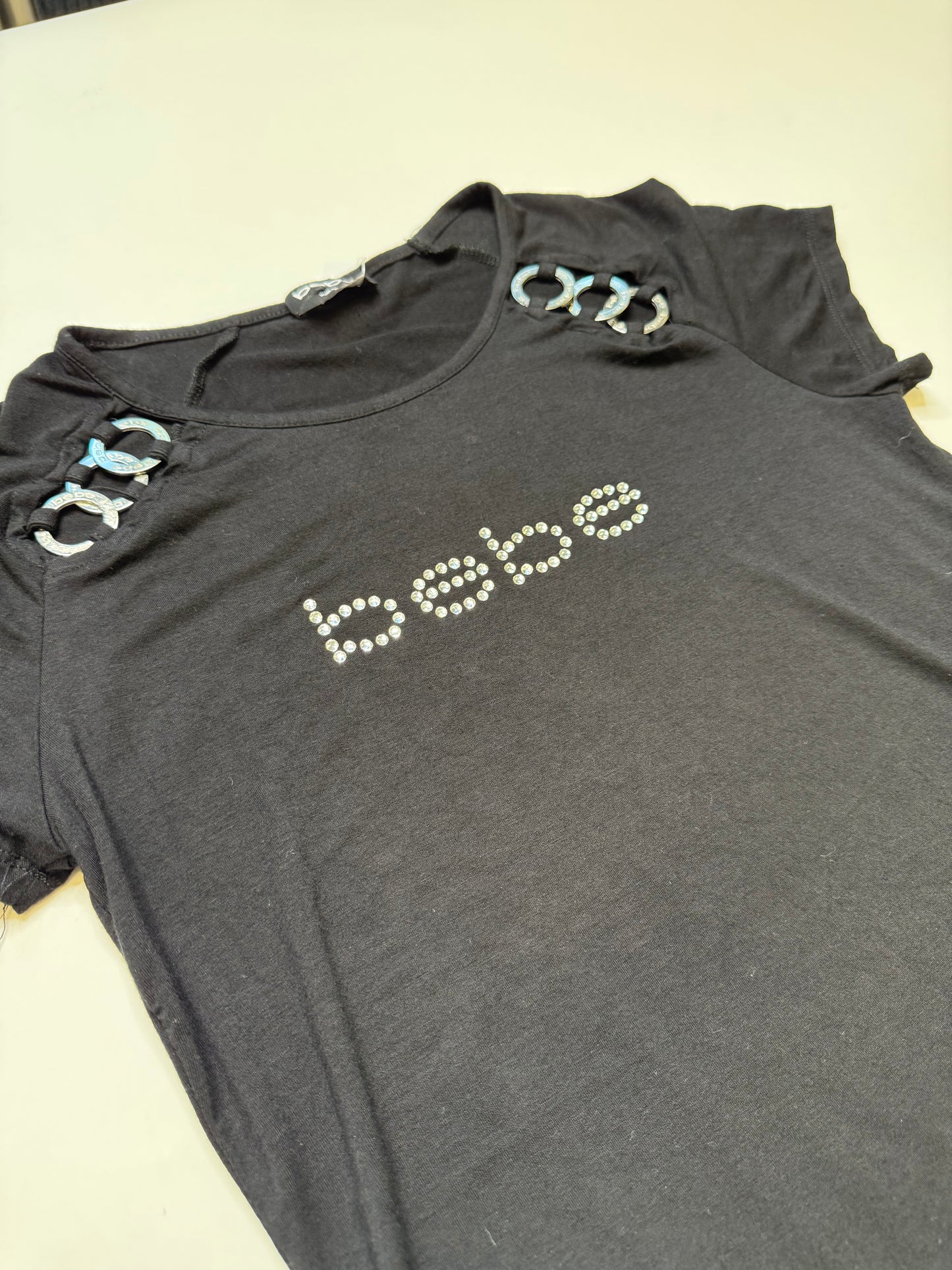 VINTAGE BEBE SHIRT IN BLACK (M)
