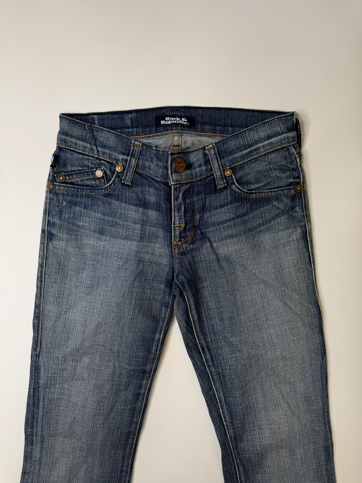 ROCK & REPUBLIC RHINESTONE JEANS – MEDIUM WASH (23, ~xs)