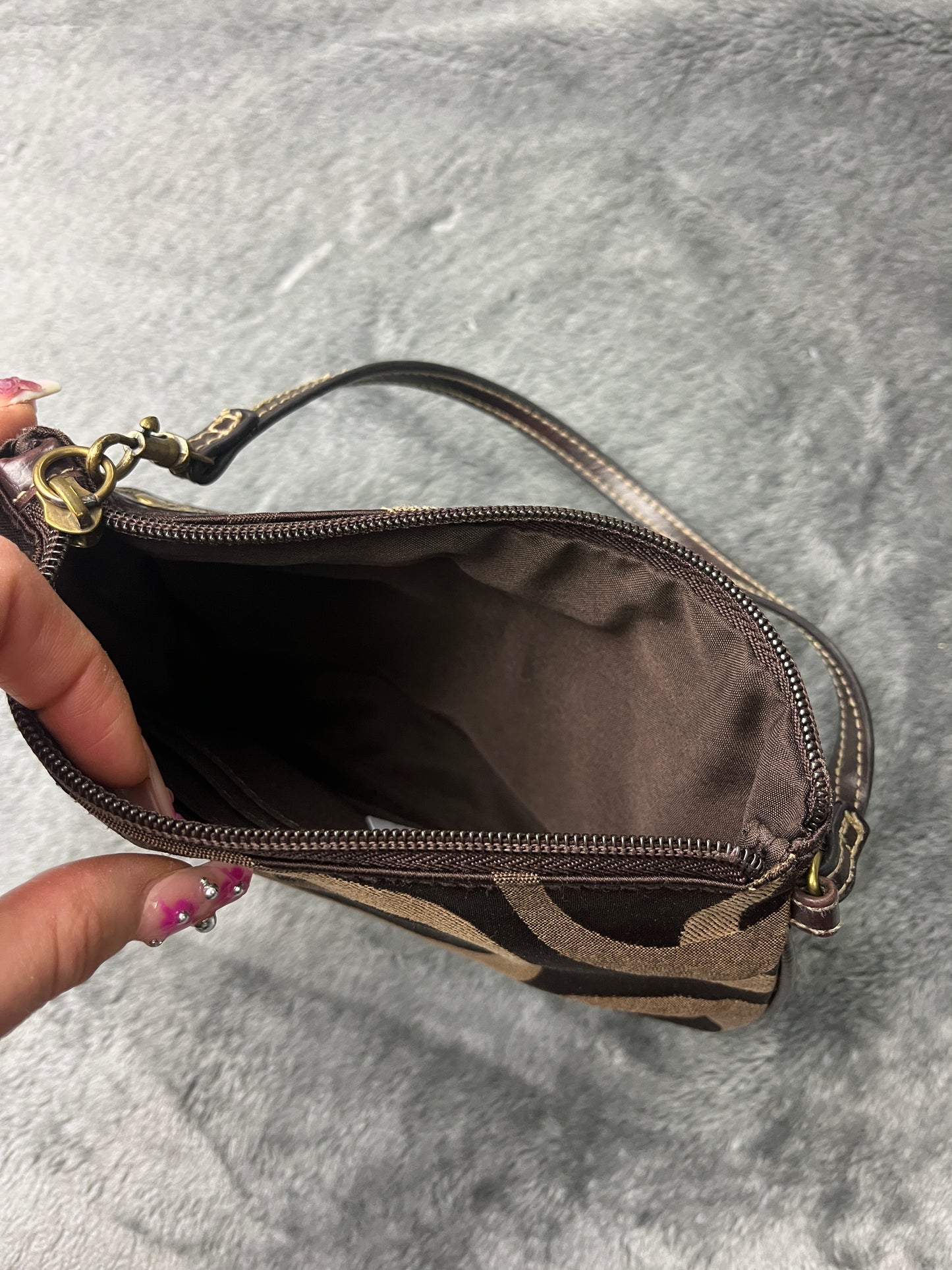 COACH WRISTLET BROWN