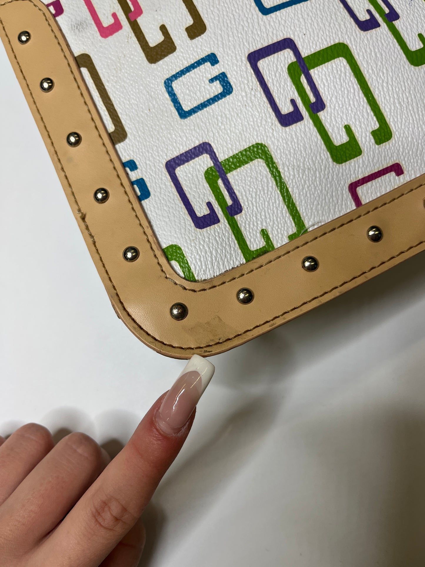 GUESS PURSE