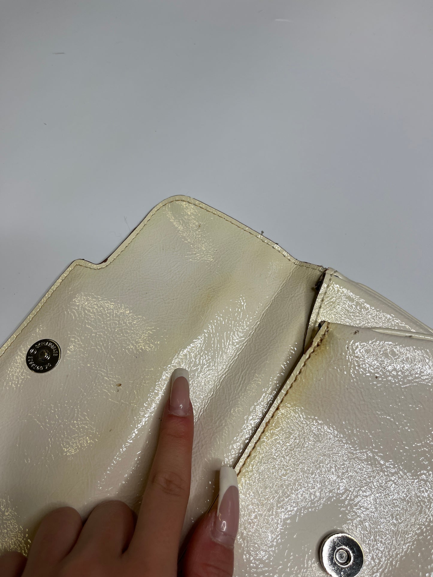 SPECIAL VINTAGE GUESS PURSE/ CLUTCH WITH WRIST BAND