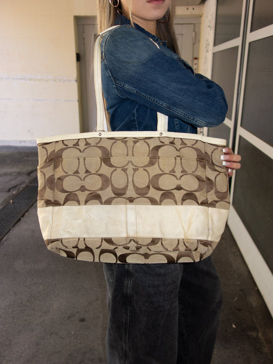 COACH MONOGRAM PURSE