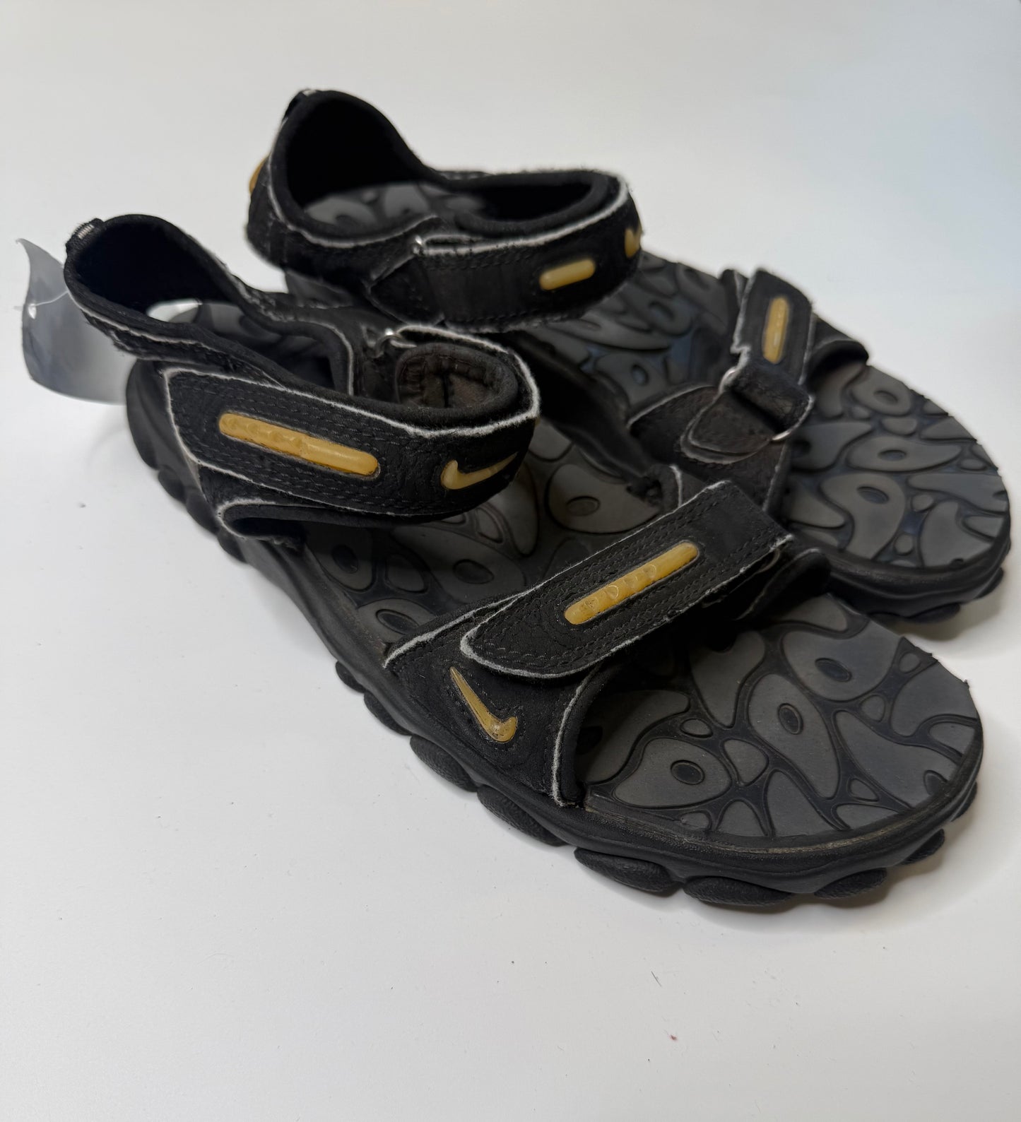 NIKE ACG VINTAGE Y2K GOLD TRIM TRAIL SANDALS