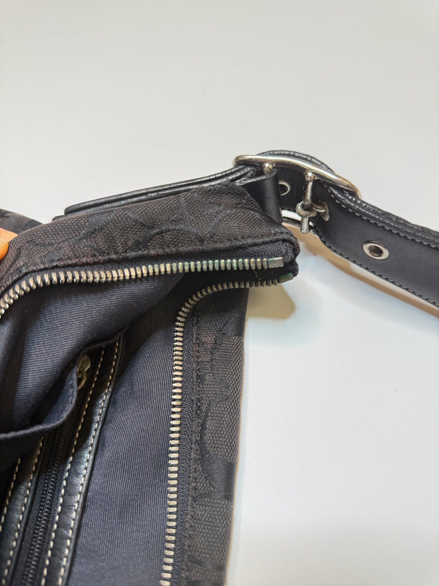 COACH MONOGRAM PURSE LEATHER