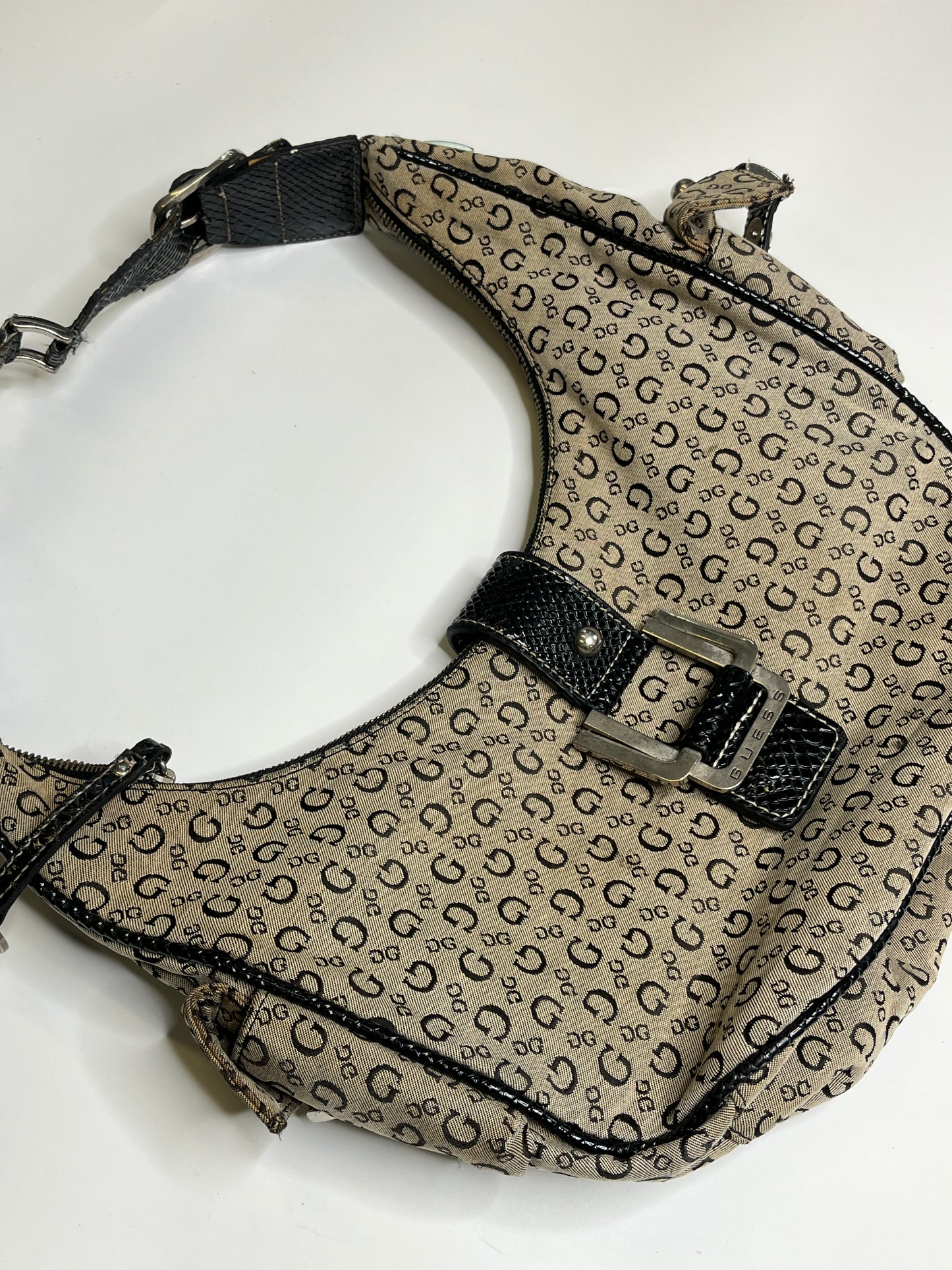 GUESS  MONOGRAM PURSE