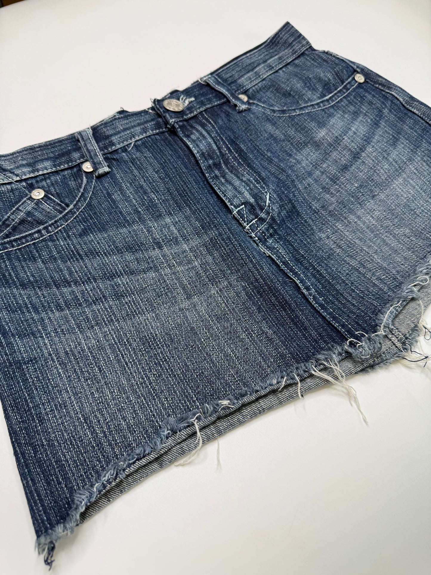 VICTORIA BECKHAM VINTAGE DISTRESSED DENIM MINI SKIRT (30/M)