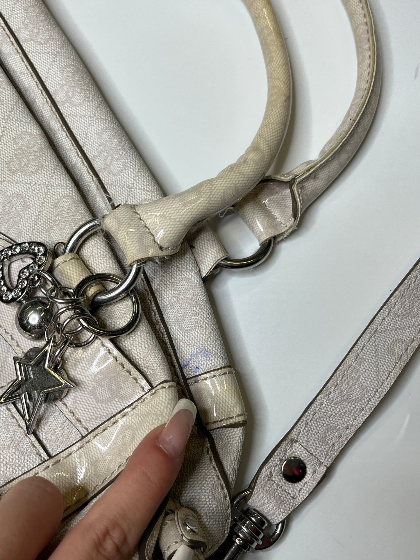 VINTAGE GUESS CROSSBODY PURSE