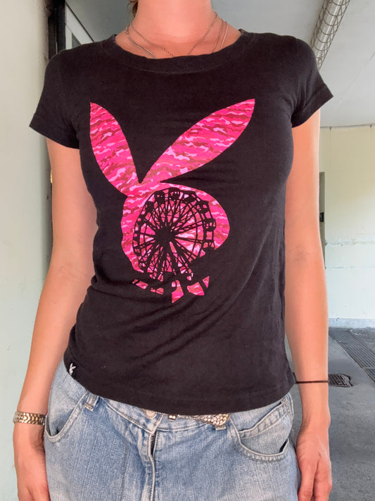 PLAYBOY BLACK PINK CAMO BUNNY GRAPHIC TEE (XS)