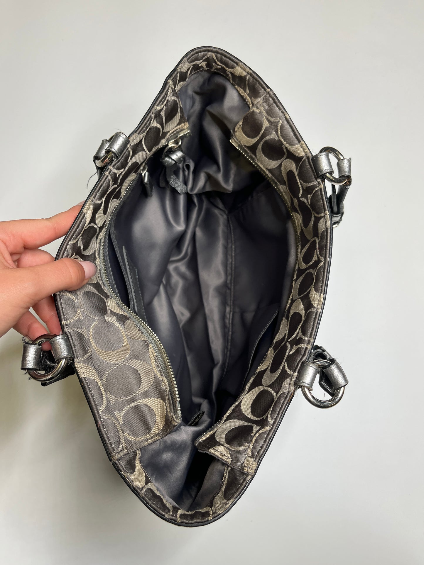 COACH MONOGRAM PURSE GREY/SILVER