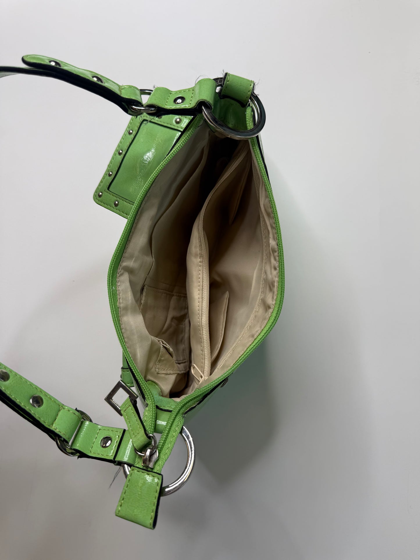 GUESS VINTAGE GREEN PATENT SHOULDER BAG