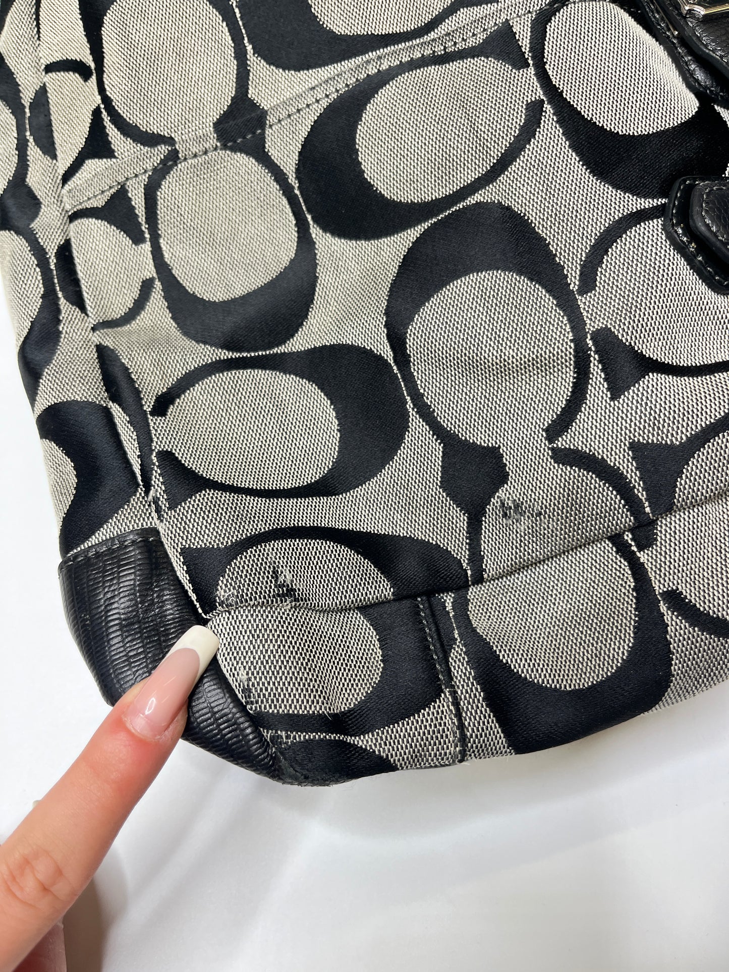 COACH MONOGRAM PURSE LEATHER