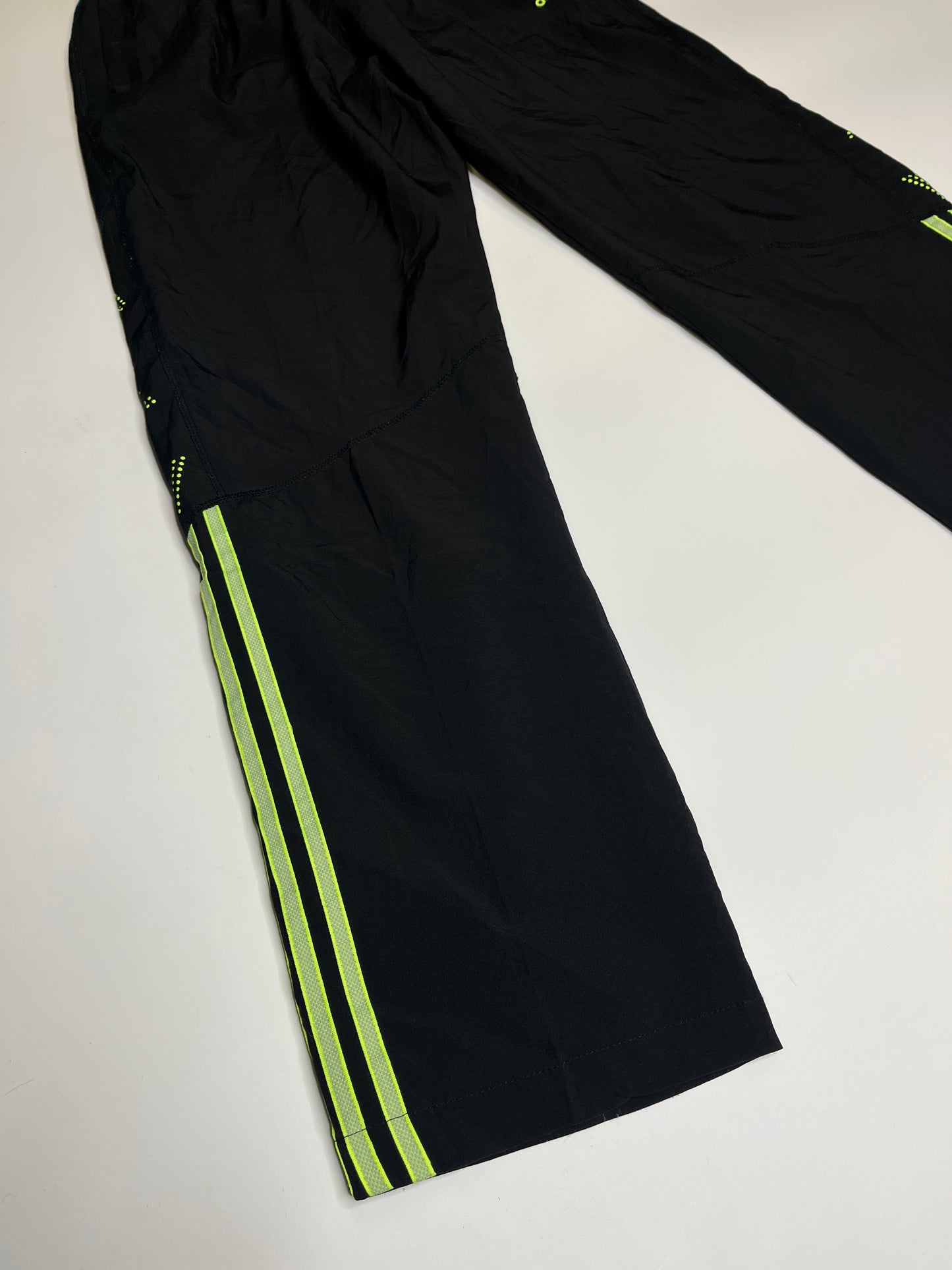 ADIDAS PANTS  (S-M)