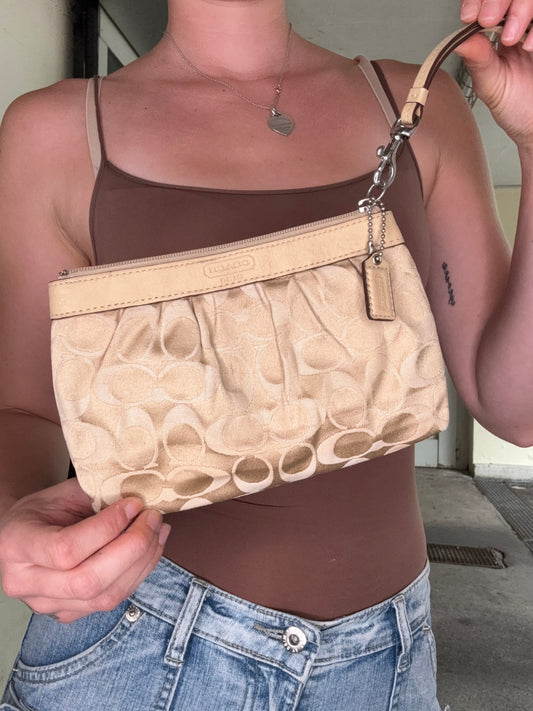 COACH VINTAGE PLEATED SIGNATURE WRISTLET