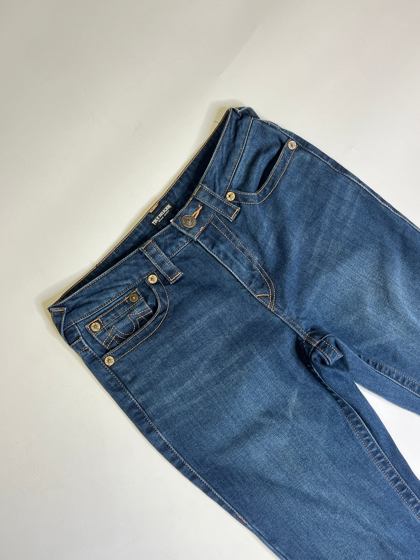 TRUE RELIGION STRAIGHT LEG JEANS (28)