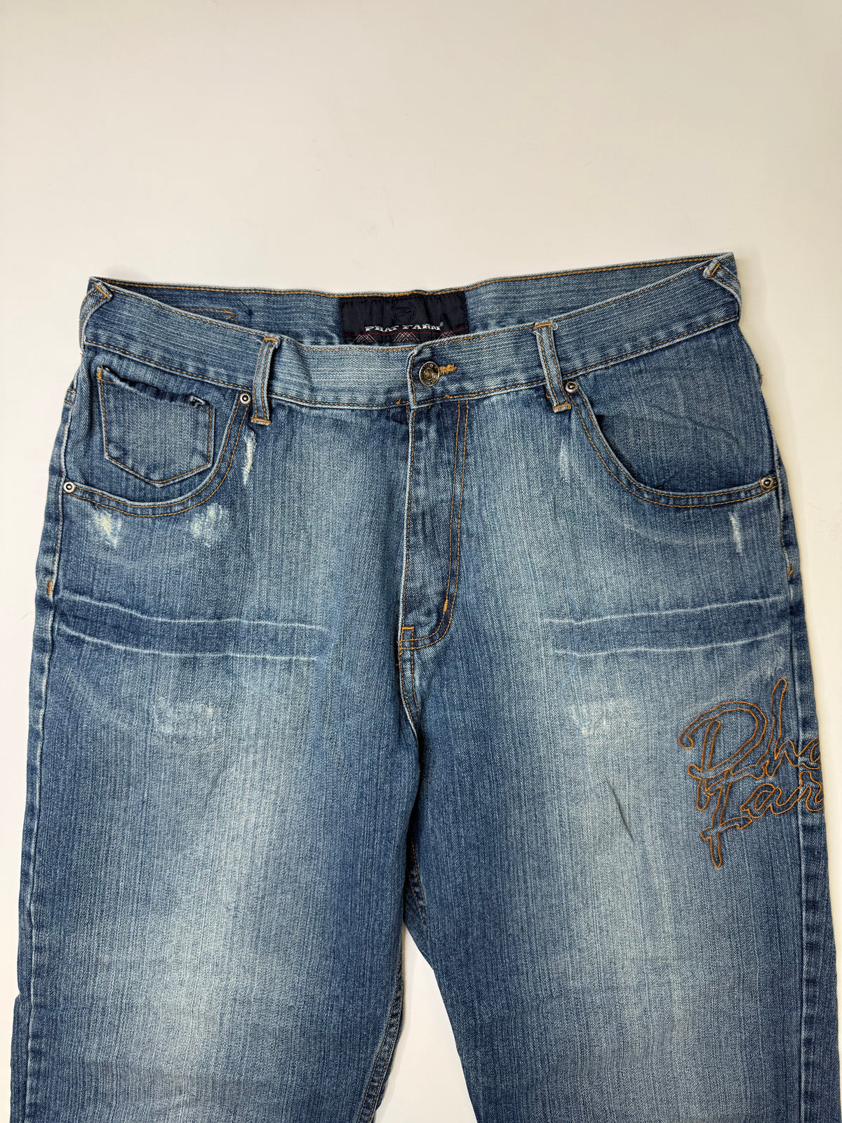 PHAT FARM EMBROIDERED LOGO JEANS BLUE (W36)