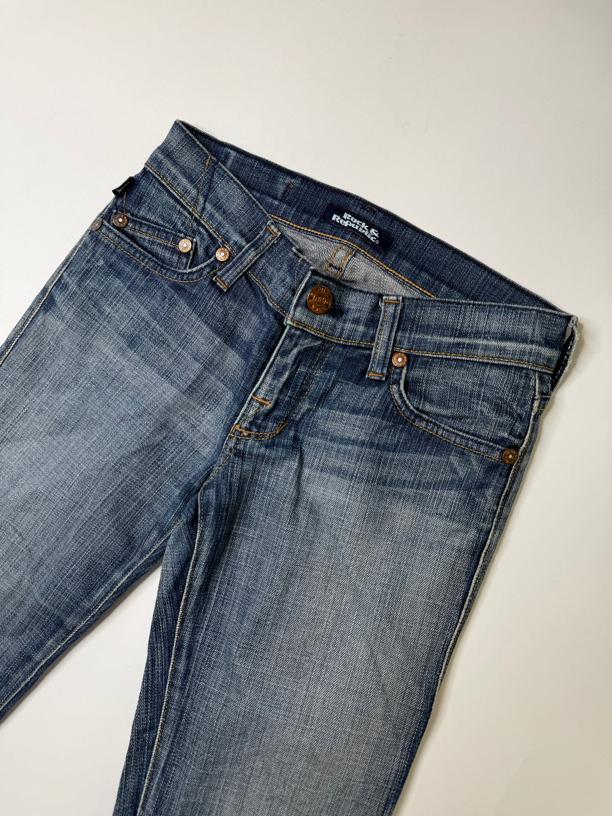 ROCK & REPUBLIC RHINESTONE JEANS – MEDIUM WASH (23, ~xs)