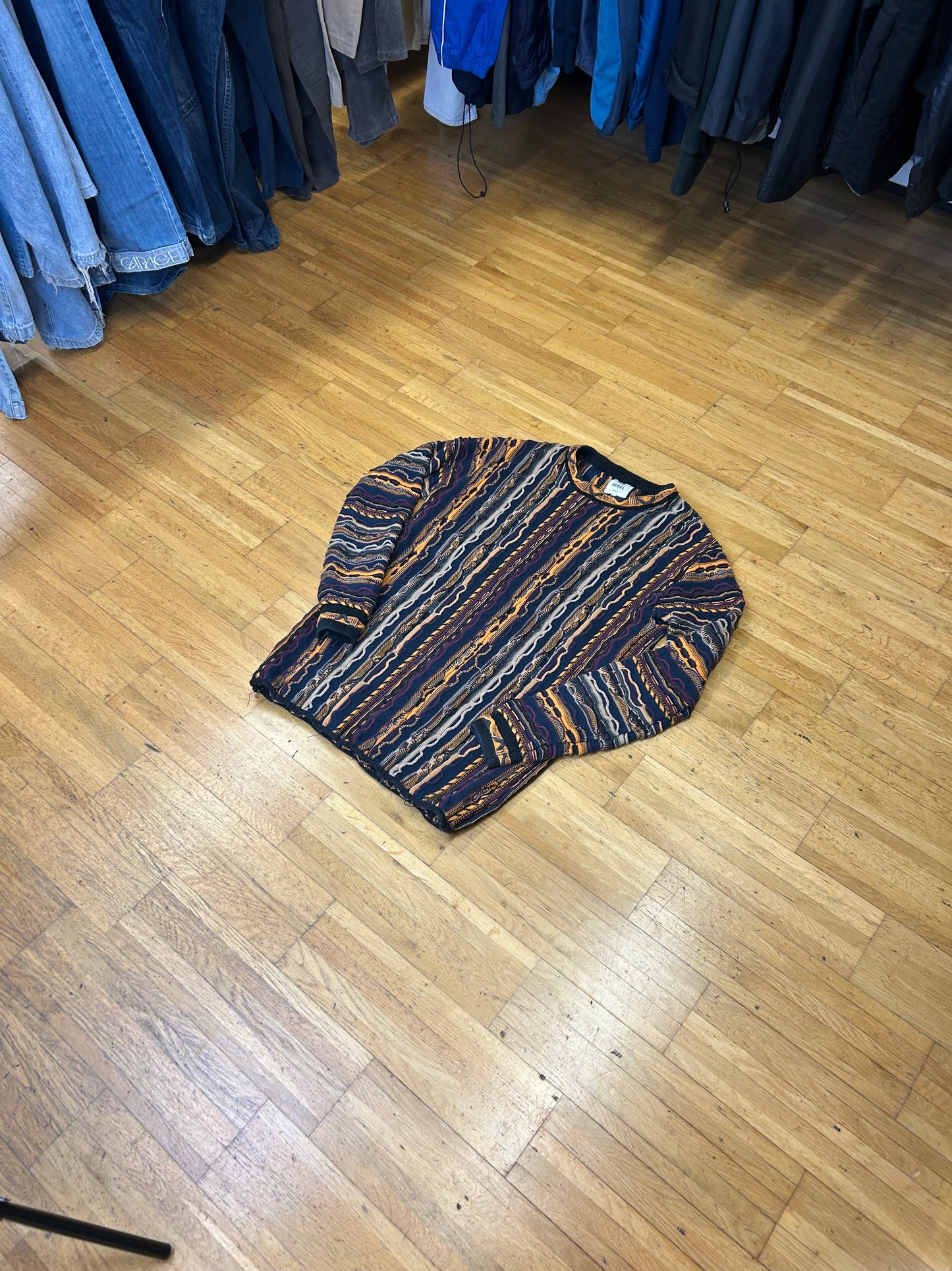 COOGI STYLE SWEATER (M)