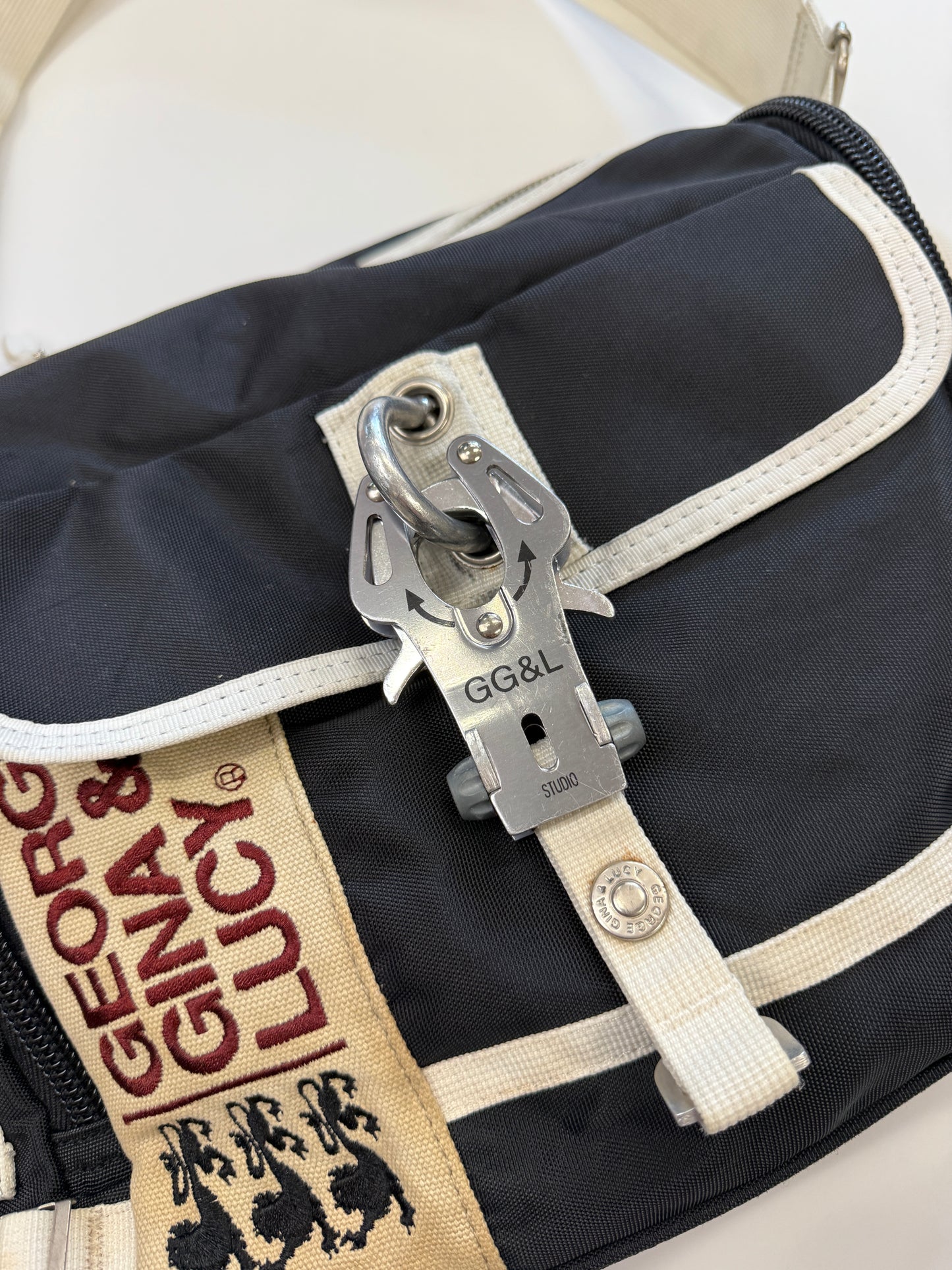 GEORGE GINA & LUCY BAG "MR. POSTMAN"