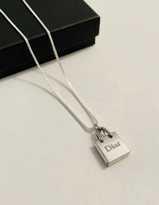 GUCCI SILVER SQUARE TAG VINTAGE NECKLACE