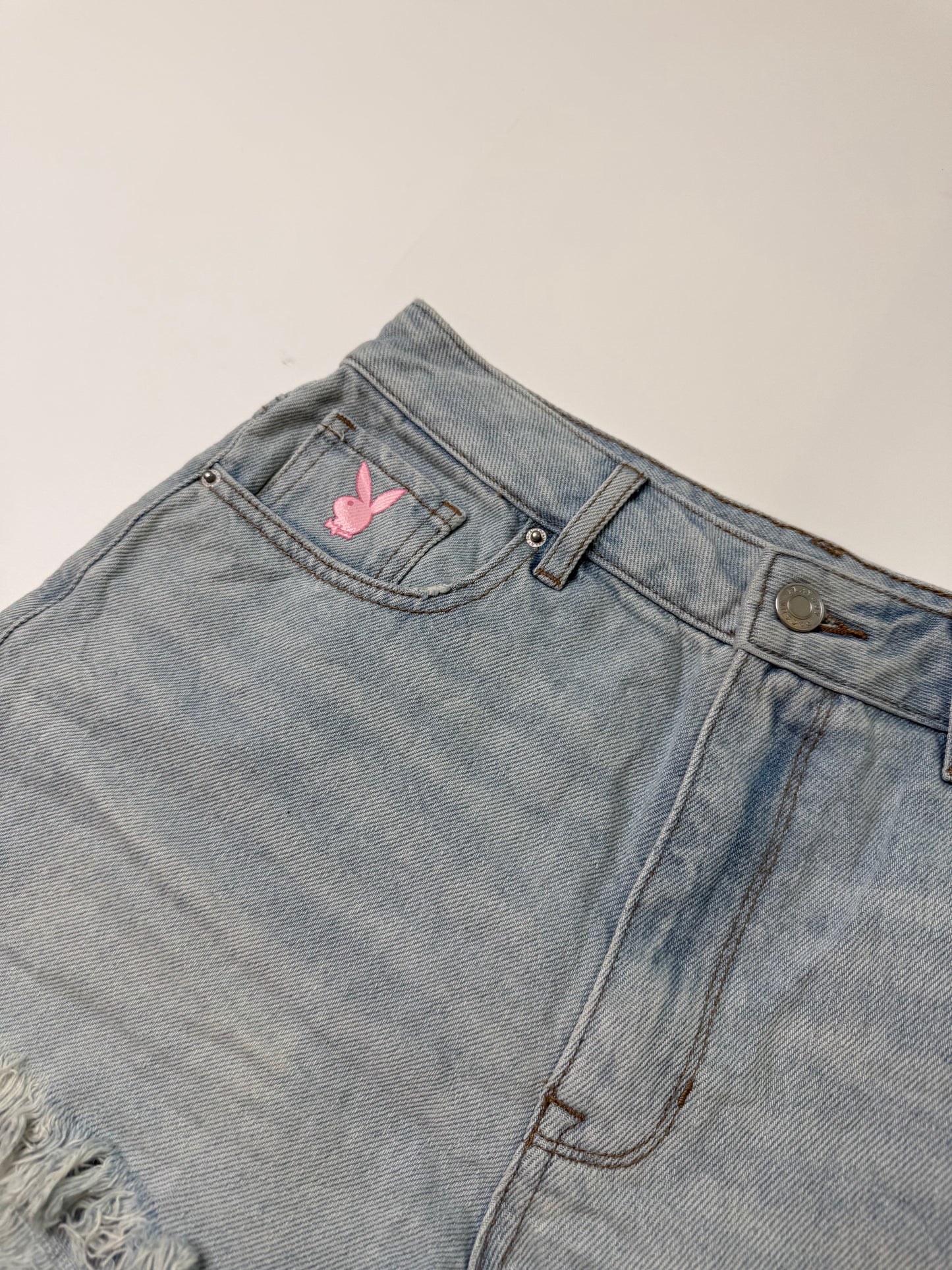 PLAYBOY VINTAGE LIGHT WASH DENIM CUTOFF SHORTS (27, S/M)