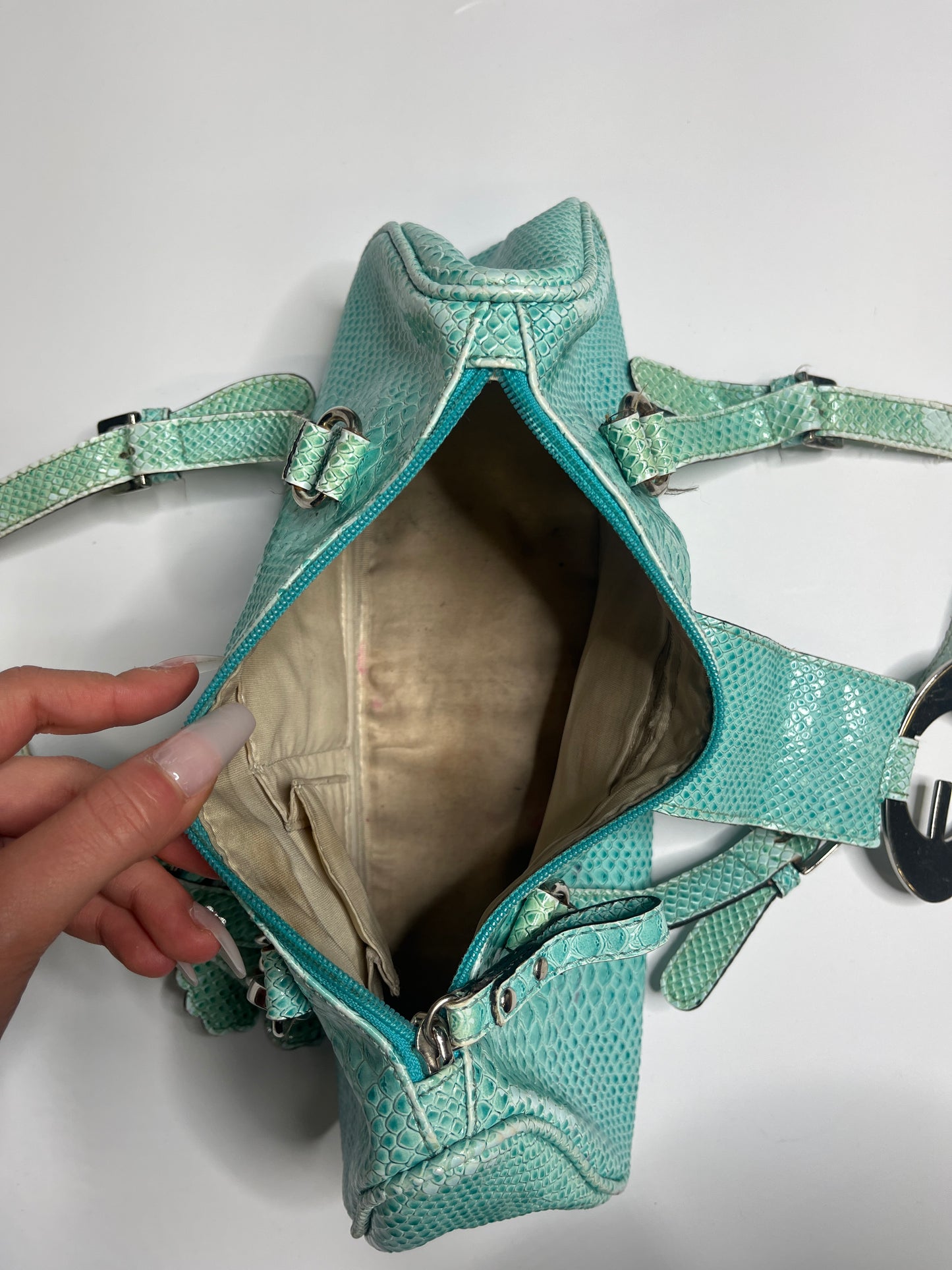 GUESS PURSE BIG G-LOGO