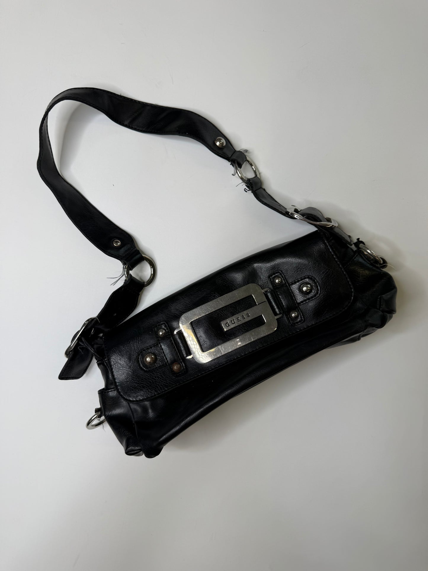 VINTAGE GUESS BUCKLE SHOULDER BAG (BLACK)