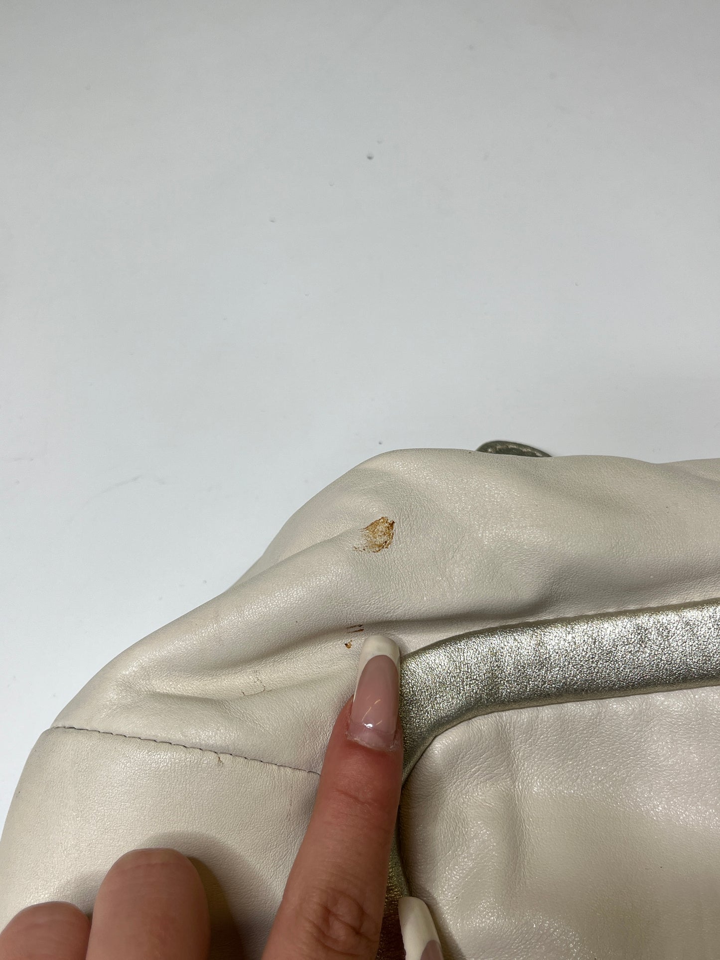 WHITE/SILVER LEATHER COACH PURSE