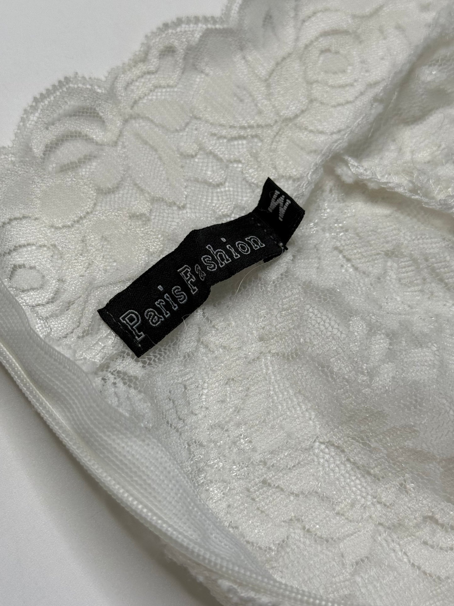 PARIS FASHION Y2K LACE LONG SLEEVE TOP (M)