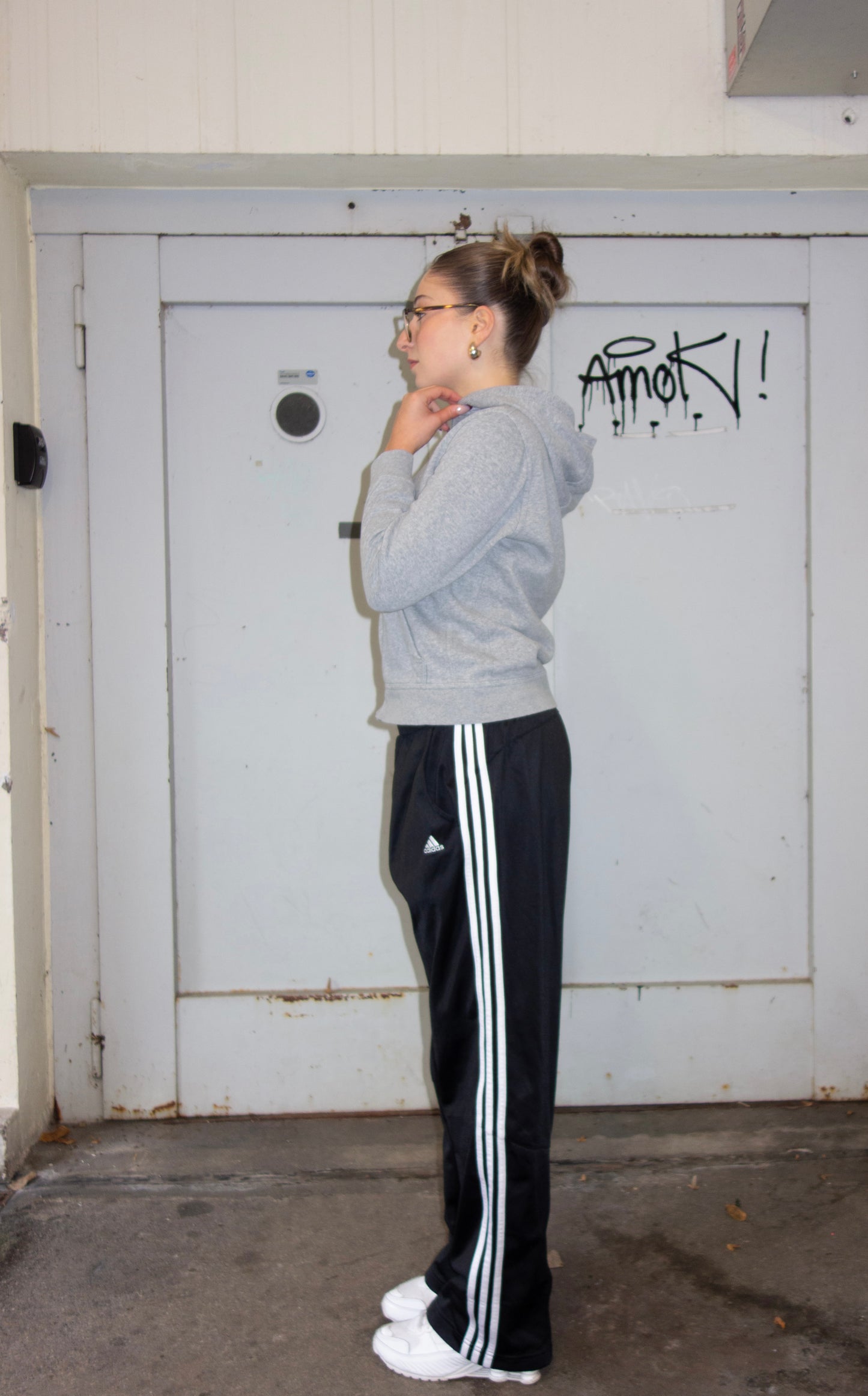 ADIDAS SWEAT PANTS (L)