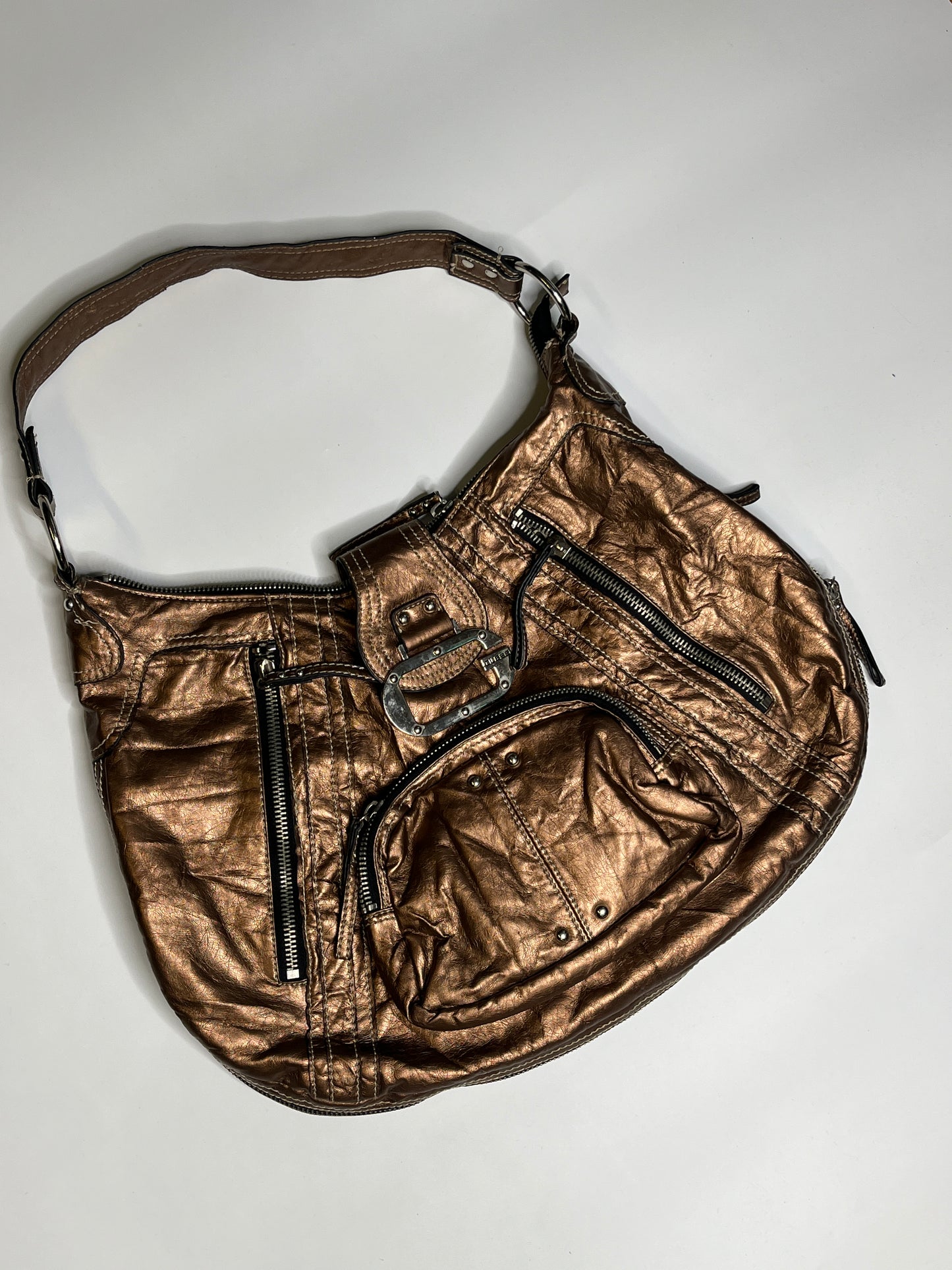 GUESS PURSE BIG G-LOGO