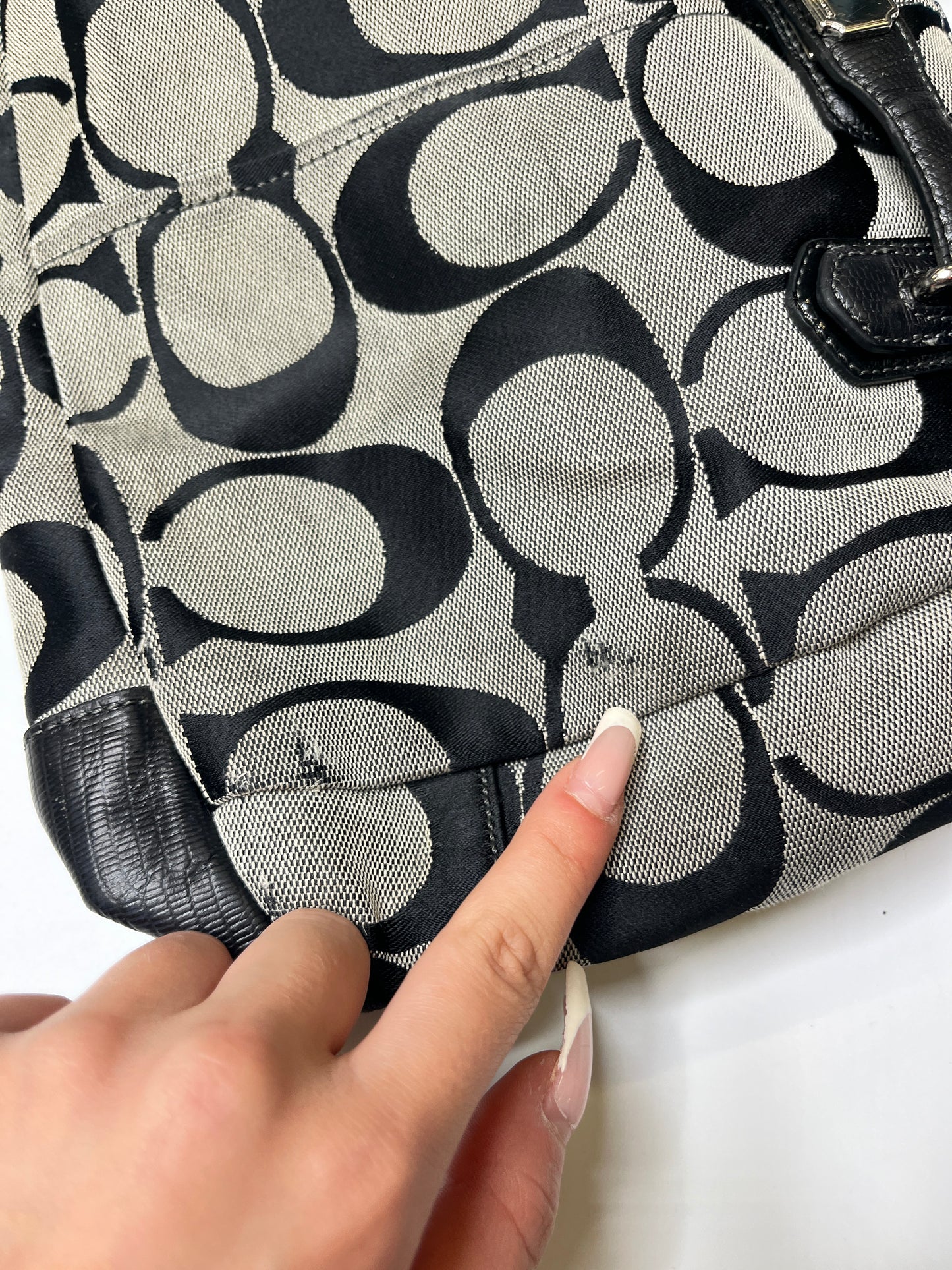 COACH MONOGRAM PURSE LEATHER