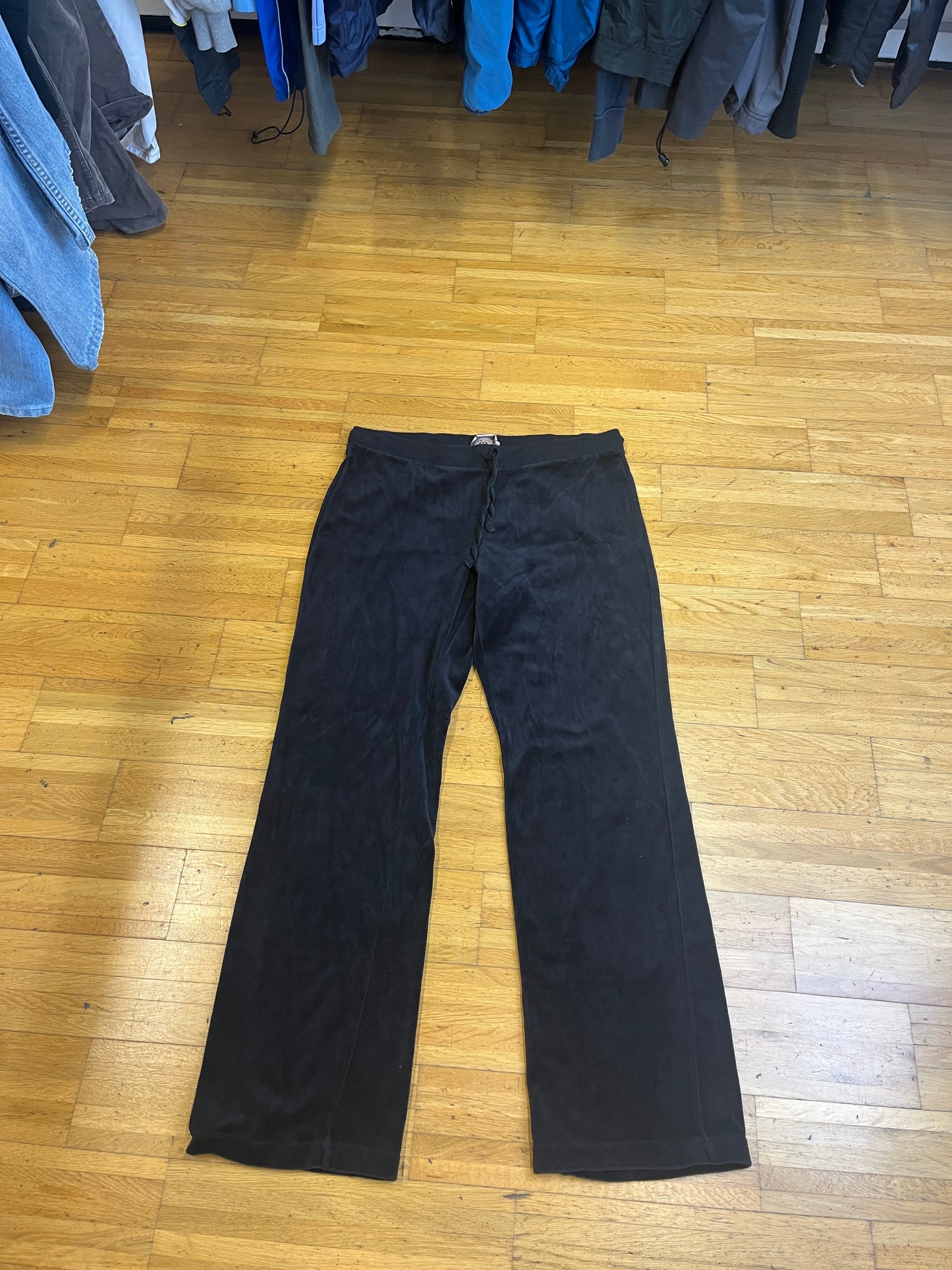 JUICY COUTURE PANTS (M-L)